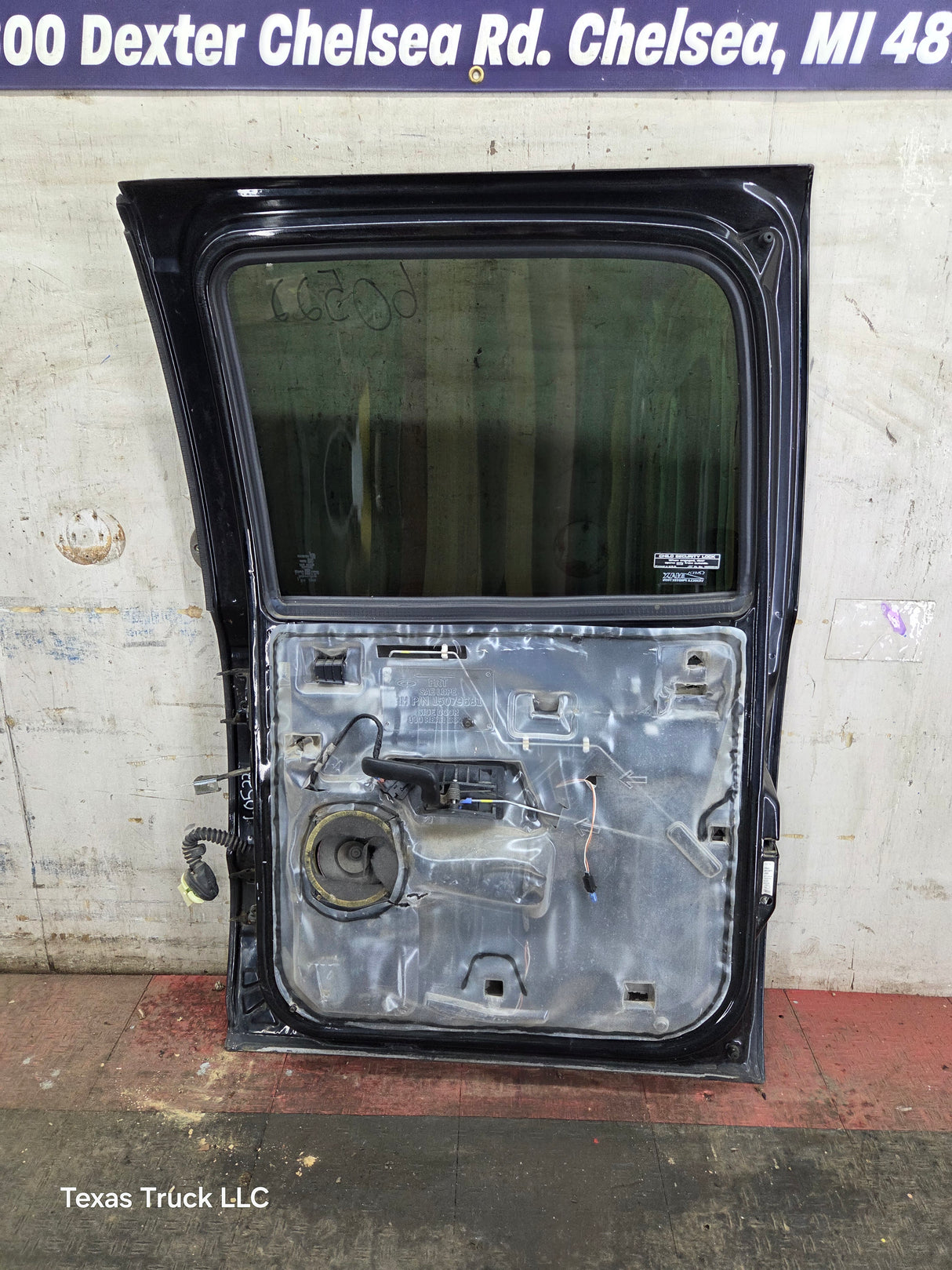 1999-2006 Chevrolet Silverado / GMC Sierra 1500 2500 3500 HD Rear Passenger side Crew Cab rear door