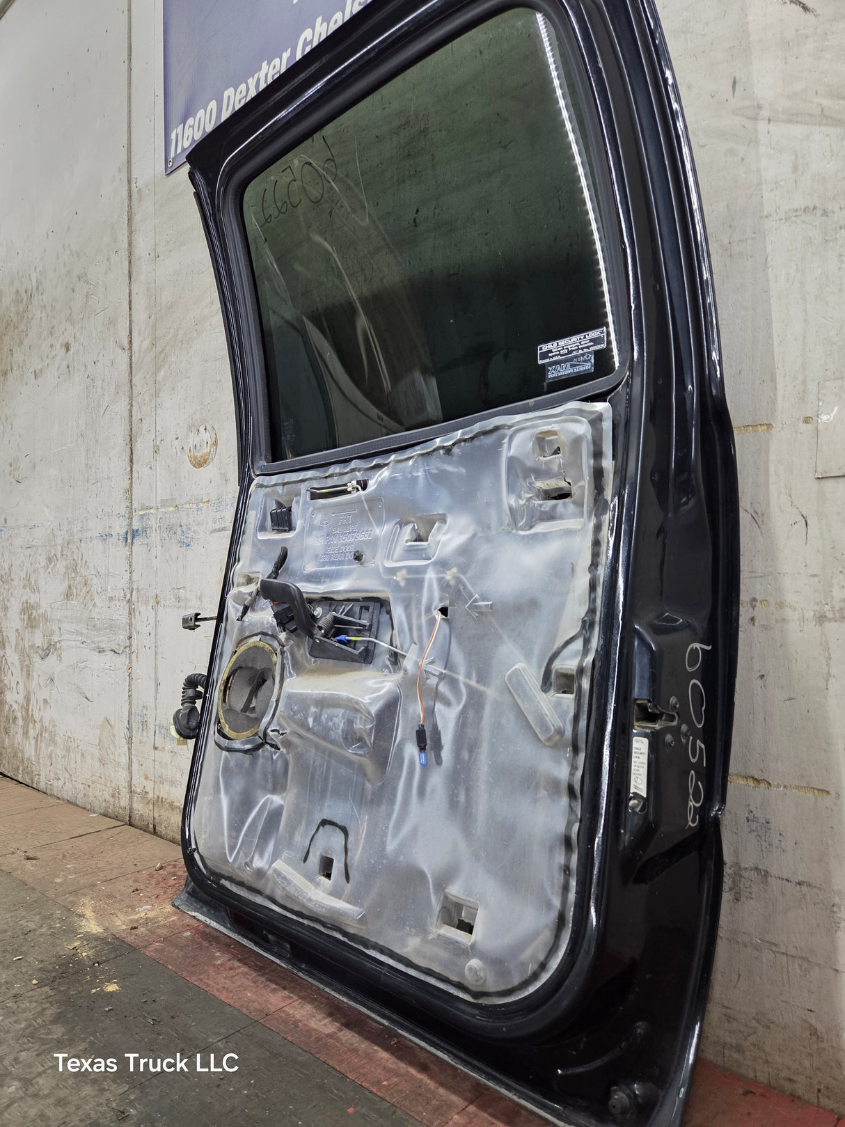 1999-2006 Chevrolet Silverado / GMC Sierra 1500 2500 3500 HD Rear Passenger side Crew Cab rear door