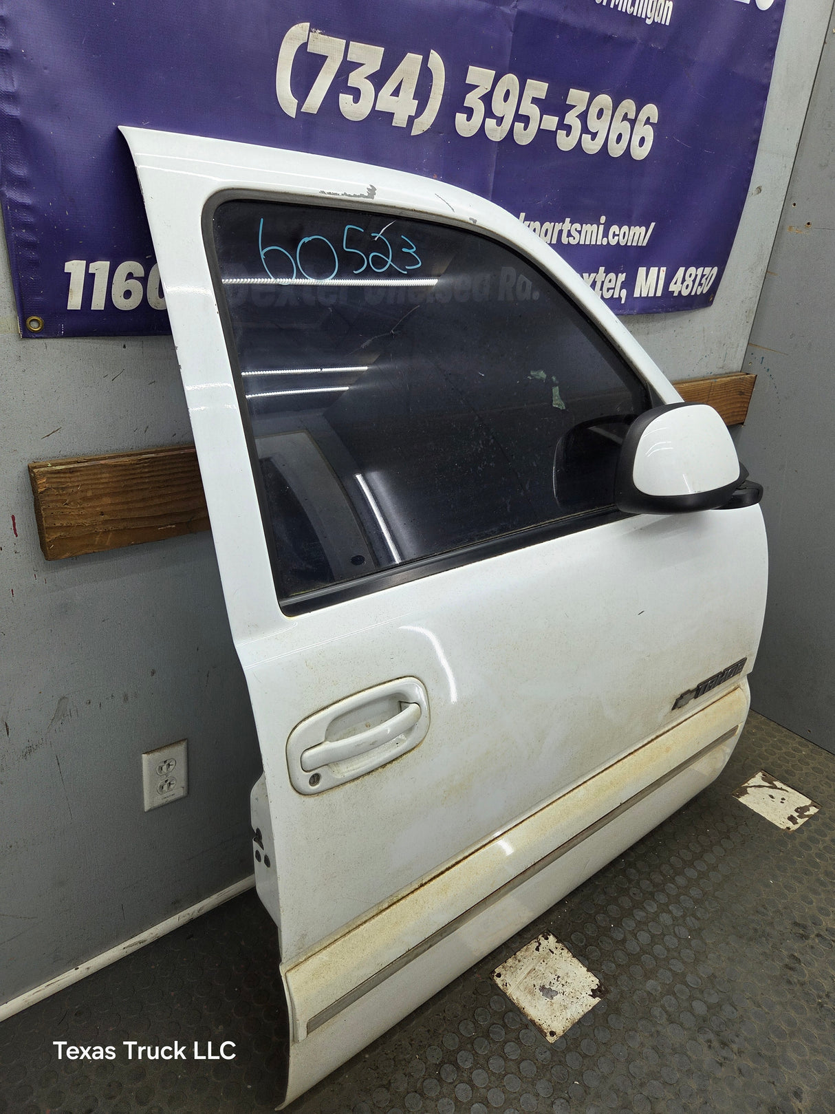 1999-2006 Chevrolet Silverado / GMC Sierra 1500 2500 3500 HD Front Passenger side Door RH