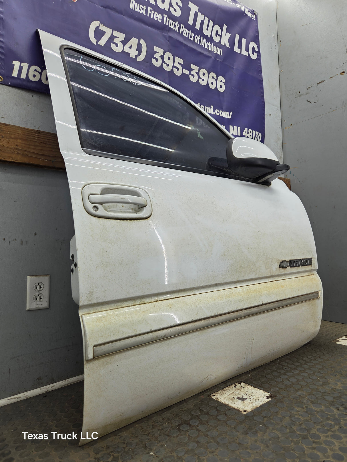 1999-2006 Chevrolet Silverado / GMC Sierra 1500 2500 3500 HD Front Passenger side Door RH