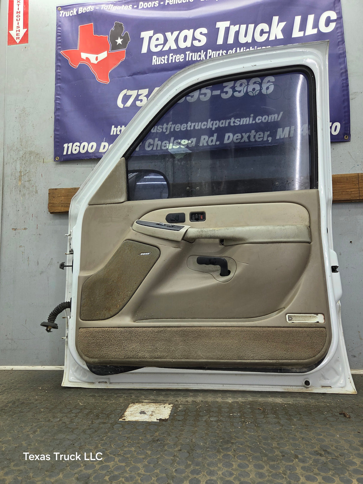 1999-2006 Chevrolet Silverado / GMC Sierra 1500 2500 3500 HD Front Passenger side Door RH