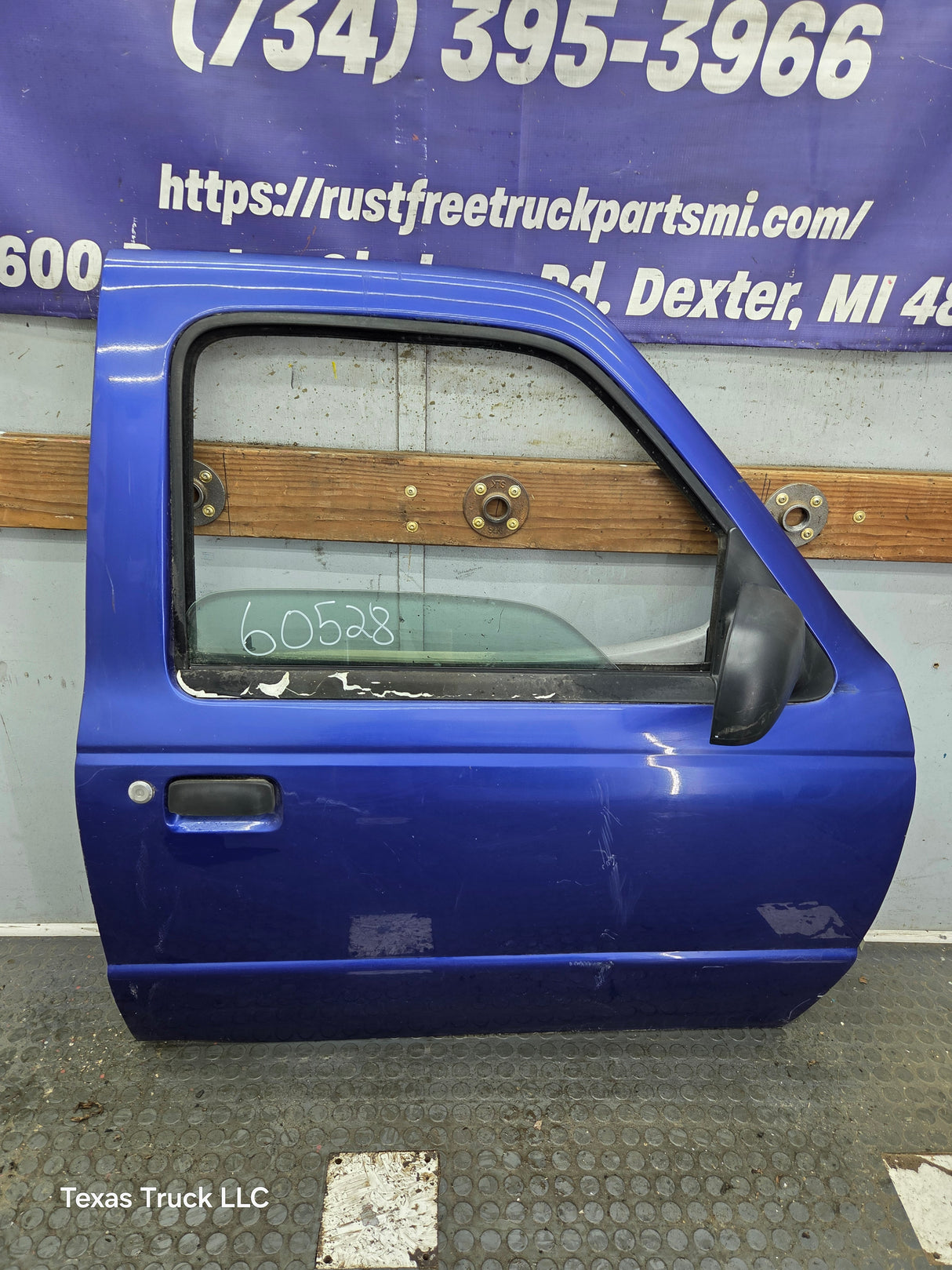 2003-2005 Ford Ranger Passenger Side Front Right Hand Door