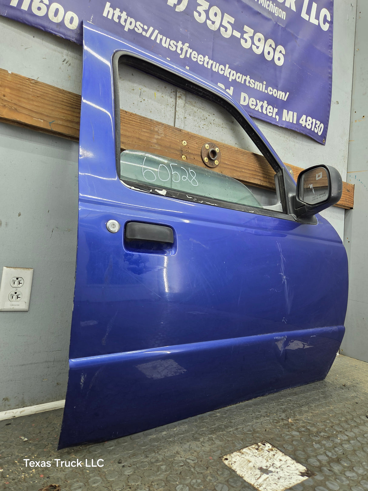 2003-2005 Ford Ranger Passenger Side Front Right Hand Door