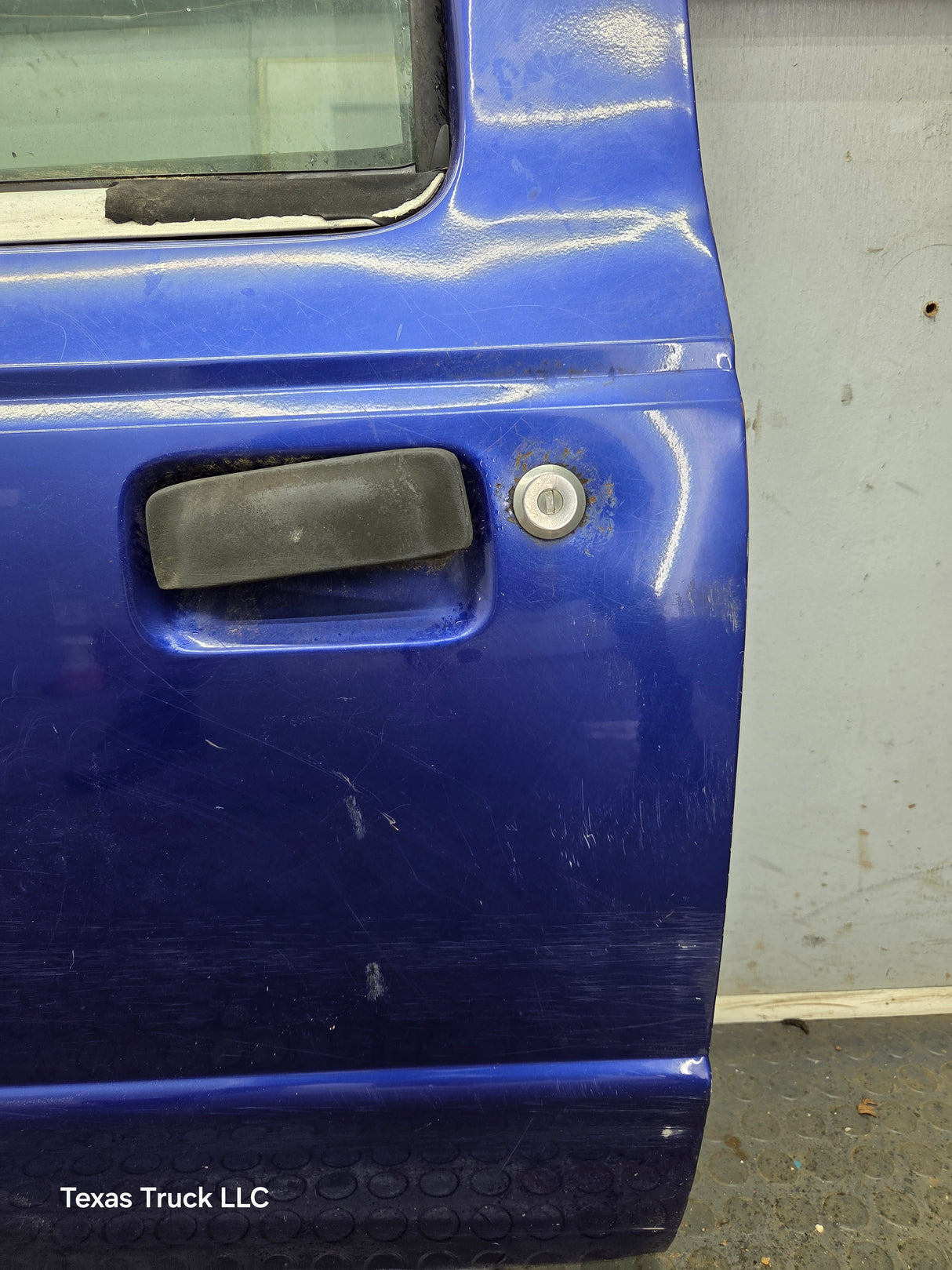 2003-2005 Ford Ranger Driver Side Front Left Hand Door