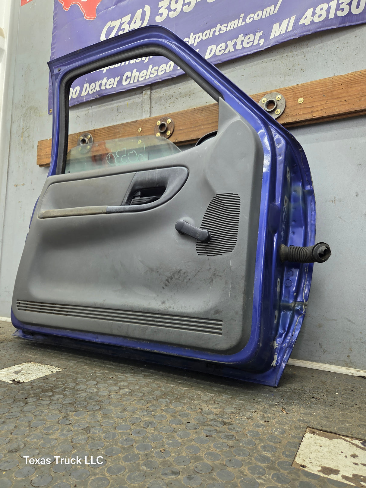 2003-2005 Ford Ranger Driver Side Front Left Hand Door