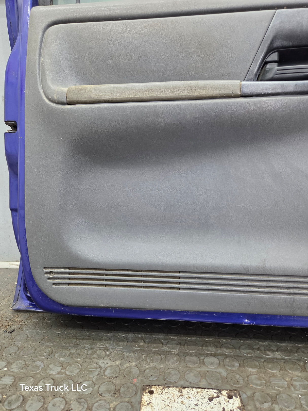 2003-2005 Ford Ranger Driver Side Front Left Hand Door