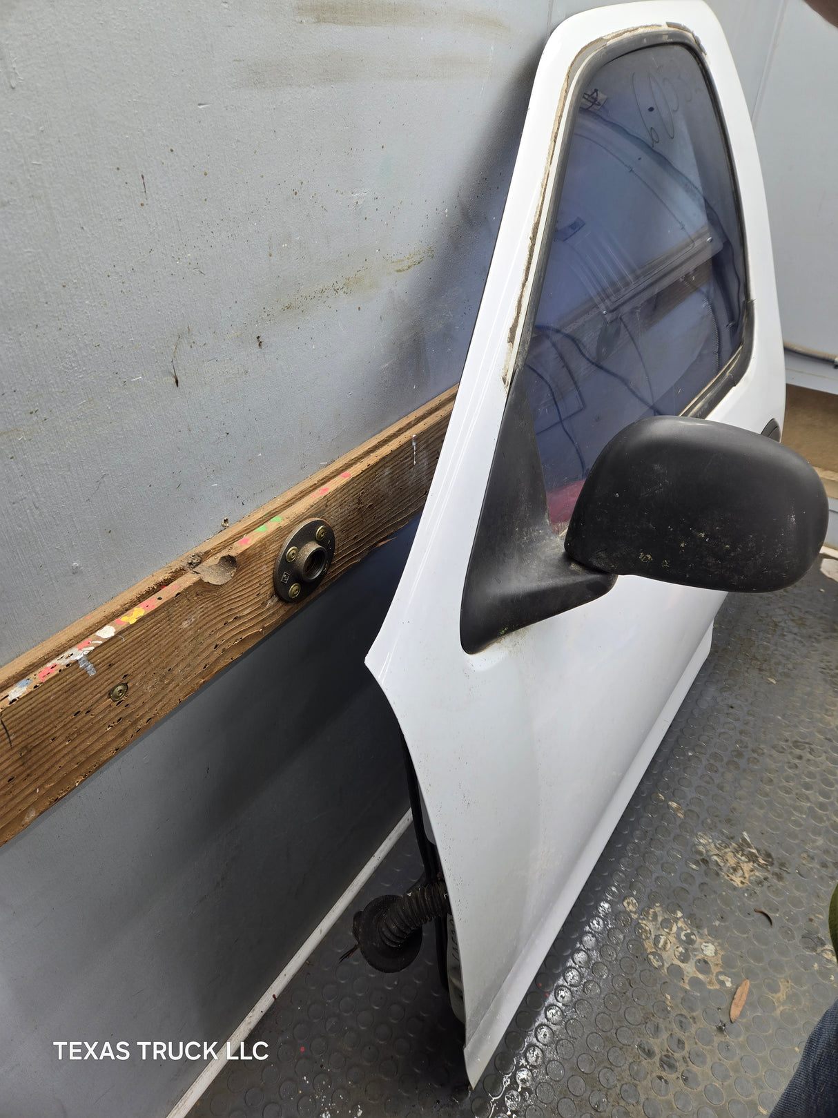 1997-2003 Ford F150 Extended / Regular Cab Driver Side LH Front Door