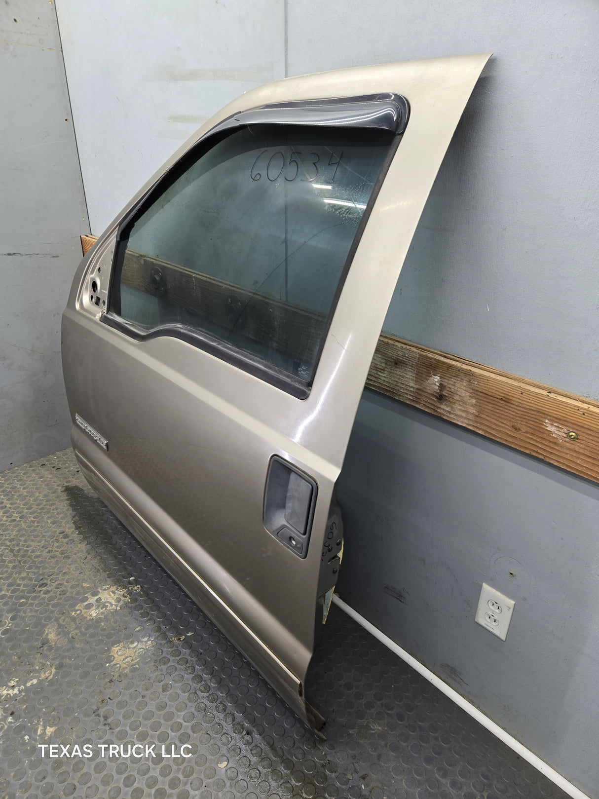 1999-2011 Ford Super Duty LH Driver Side Front Door F250 F350 F450 F550