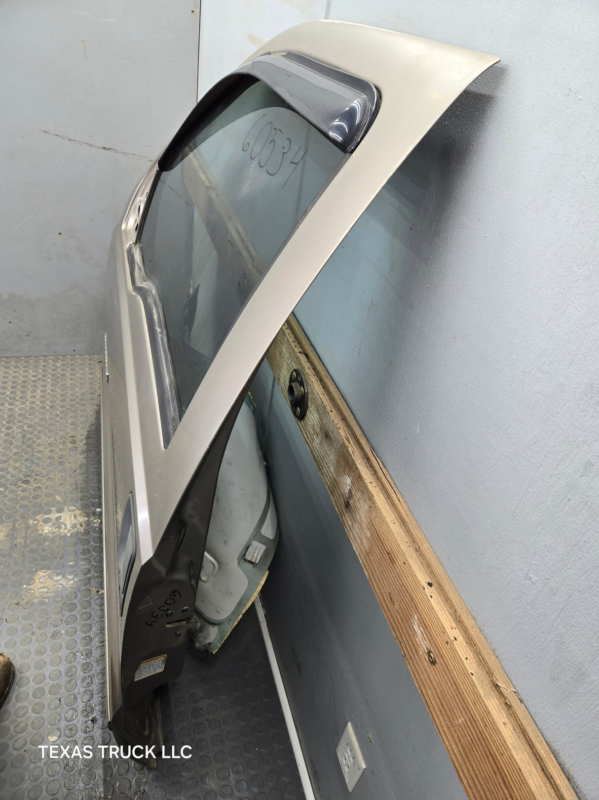 1999-2011 Ford Super Duty LH Driver Side Front Door F250 F350 F450 F550