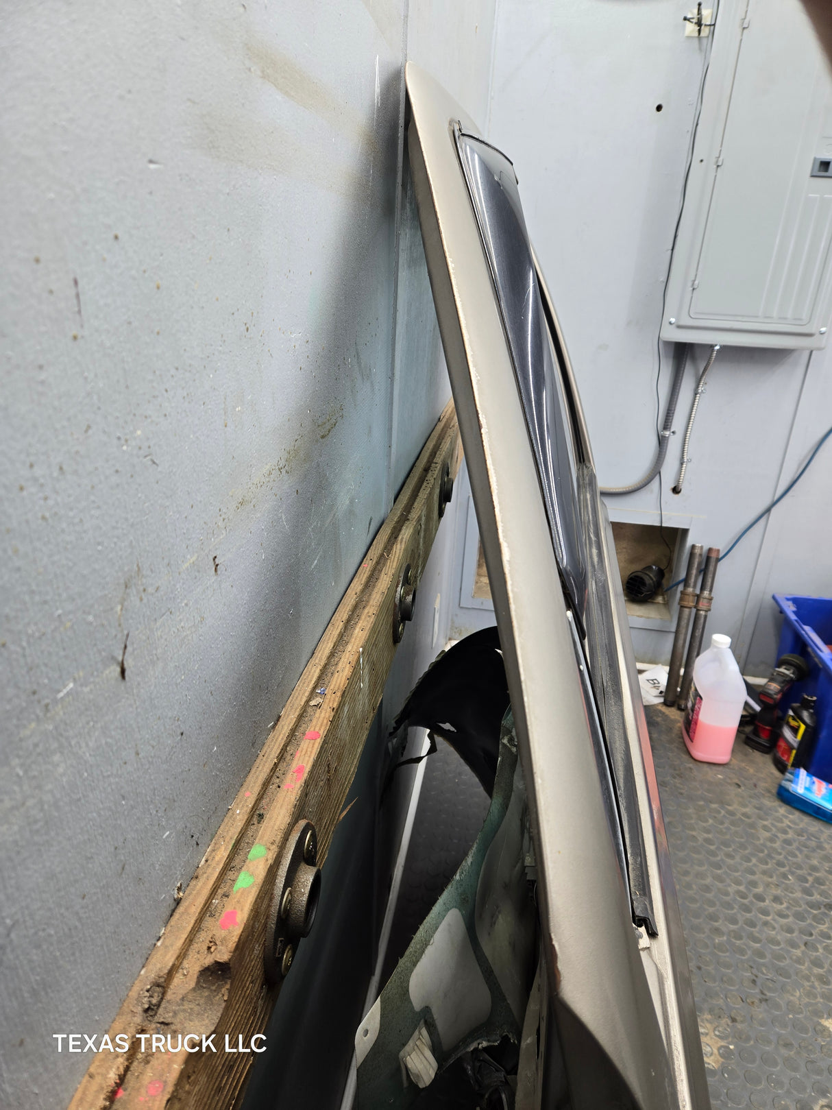 1999-2011 Ford Super Duty LH Driver Side Front Door F250 F350 F450 F550