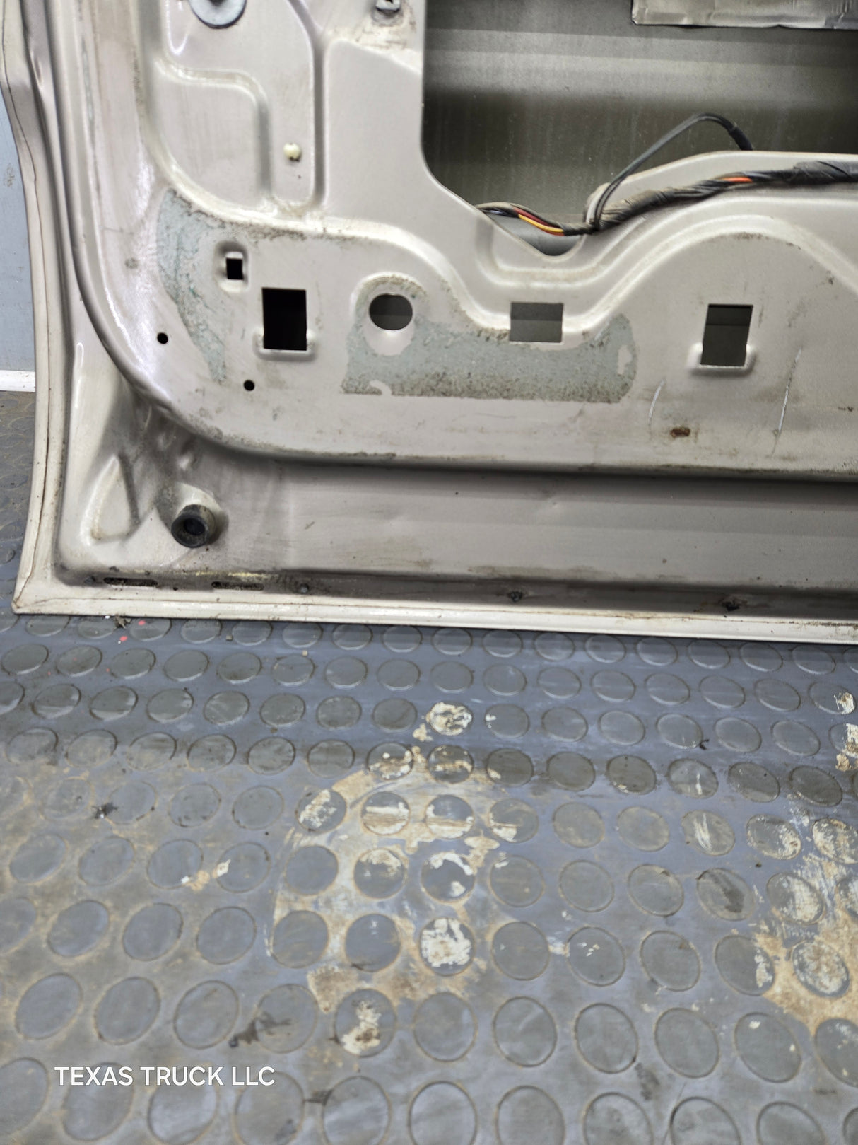1999-2011 Ford Super Duty LH Driver Side Front Door F250 F350 F450 F550