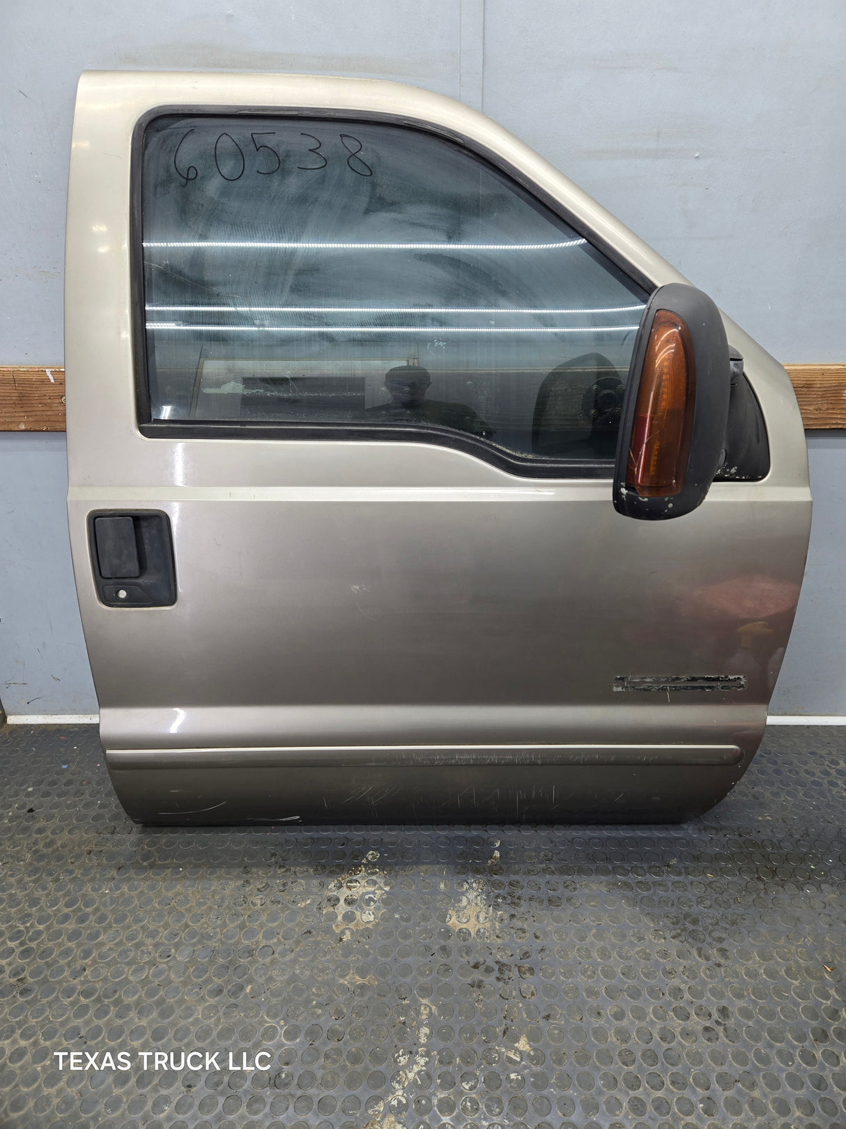 1999-2011 Ford Super Duty / Excursion Front Passenger RH Door F250 F350 F450 F550