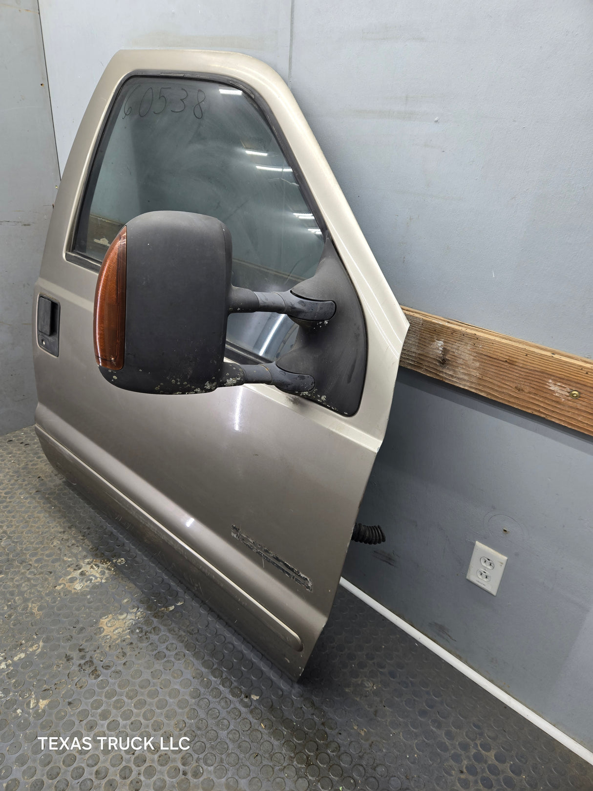 1999-2011 Ford Super Duty / Excursion Front Passenger RH Door F250 F350 F450 F550