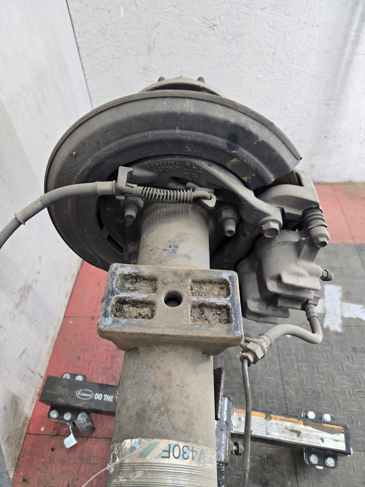2002-2004 Ford Super Duty F350 Dually Rear Axle 3.73 Gear Ratio CAB CHASSIS