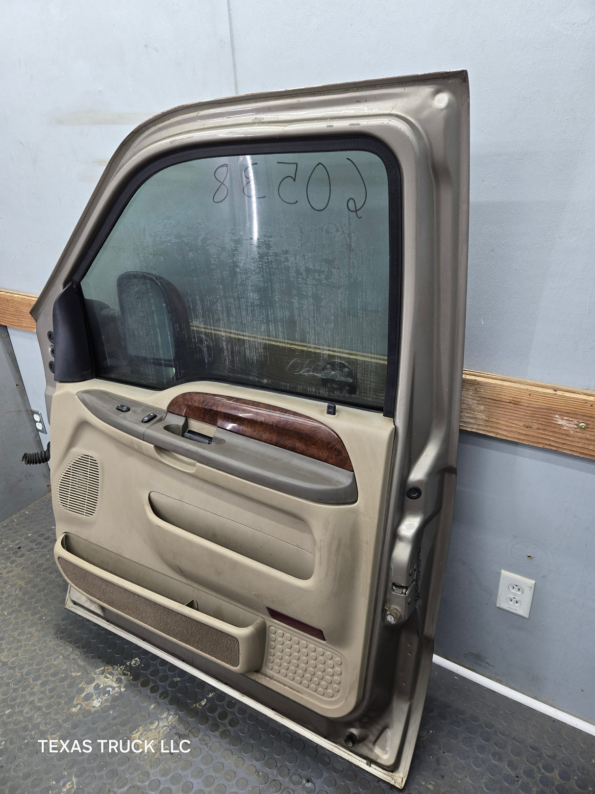 1999-2011 Ford Super Duty / Excursion Front Passenger RH Door F250 F350 F450 F550