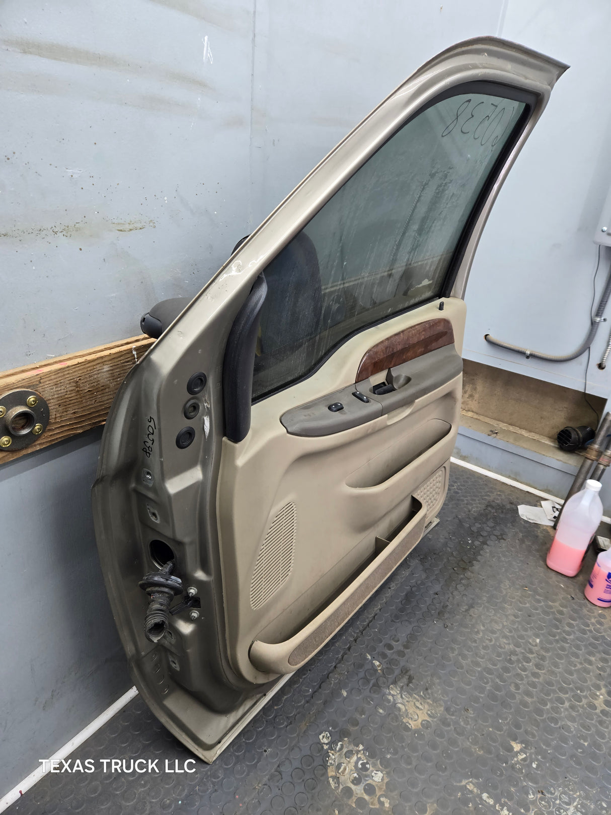 1999-2011 Ford Super Duty / Excursion Front Passenger RH Door F250 F350 F450 F550