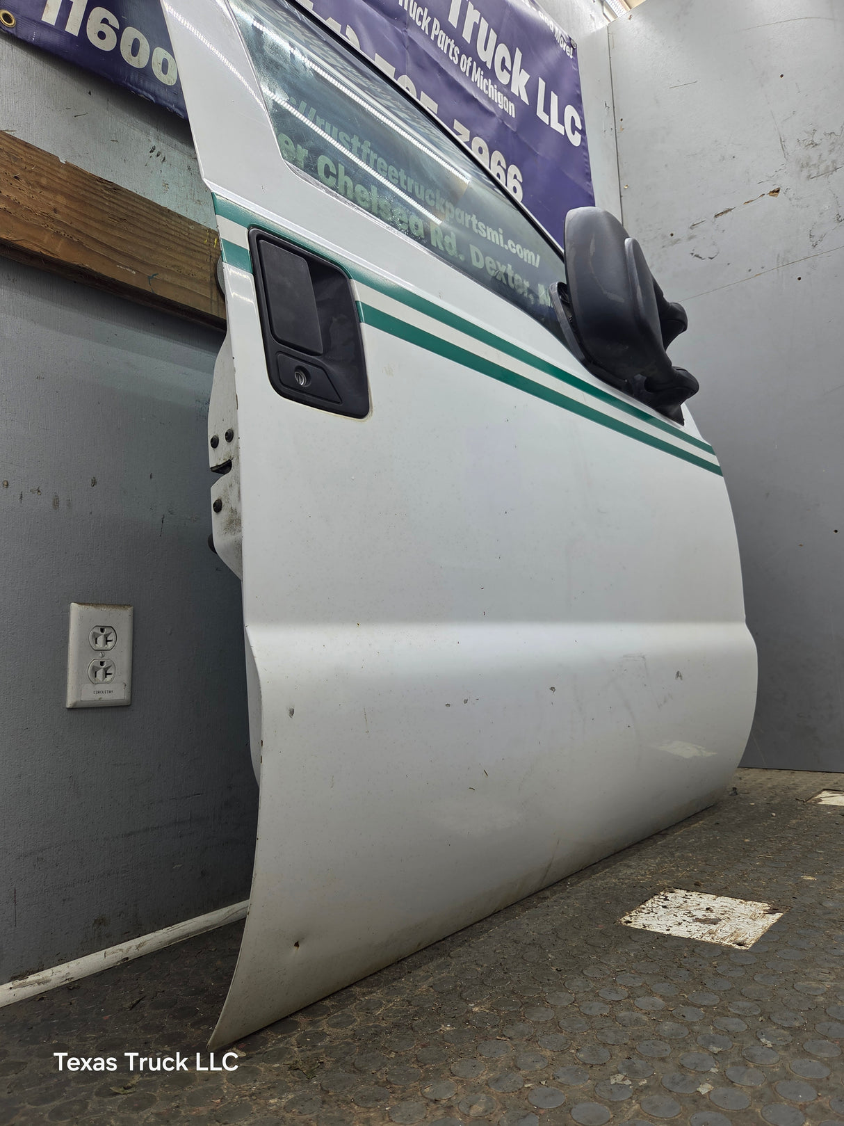 1999-2011 Ford Super Duty / Excursion Front Passenger Side RH Door F250 F350 F450 F550