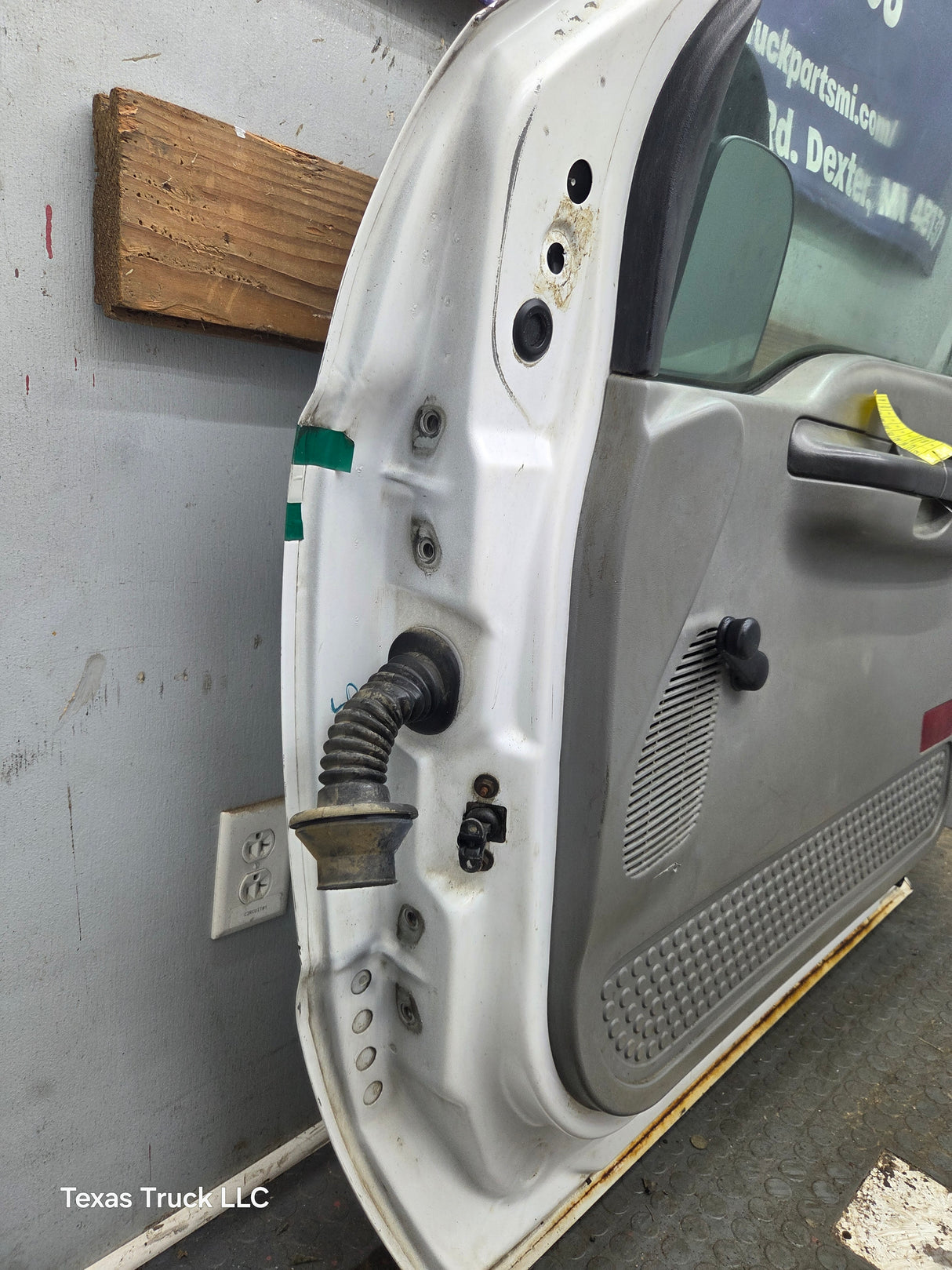 1999-2011 Ford Super Duty / Excursion Front Passenger Side RH Door F250 F350 F450 F550