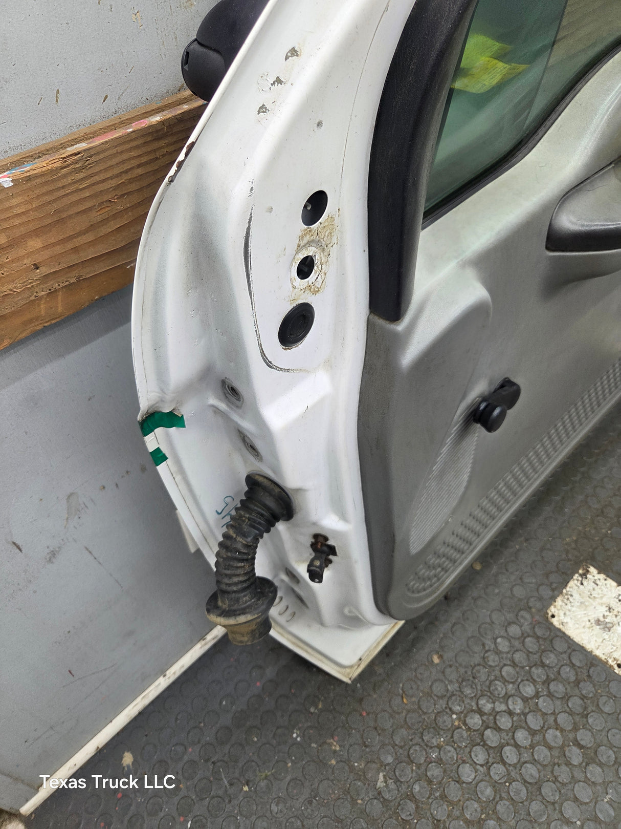 1999-2011 Ford Super Duty / Excursion Front Passenger Side RH Door F250 F350 F450 F550