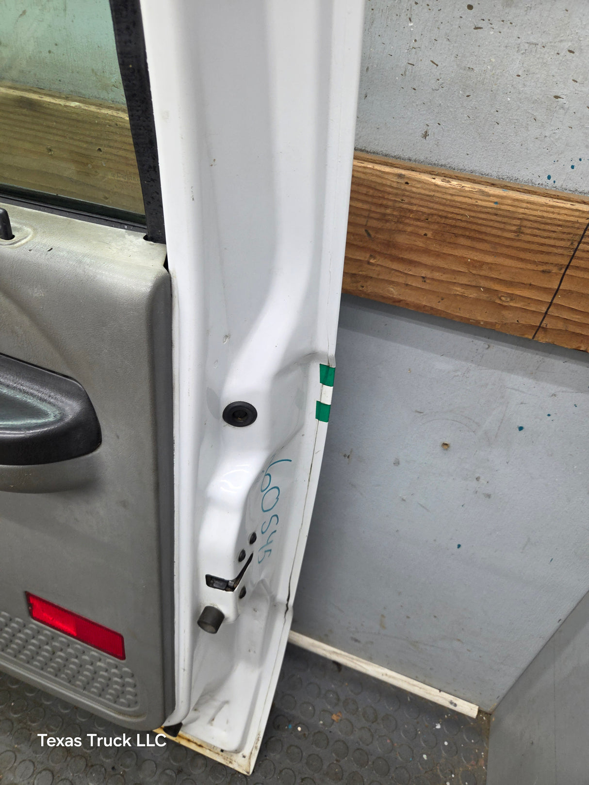 1999-2011 Ford Super Duty / Excursion Front Passenger Side RH Door F250 F350 F450 F550