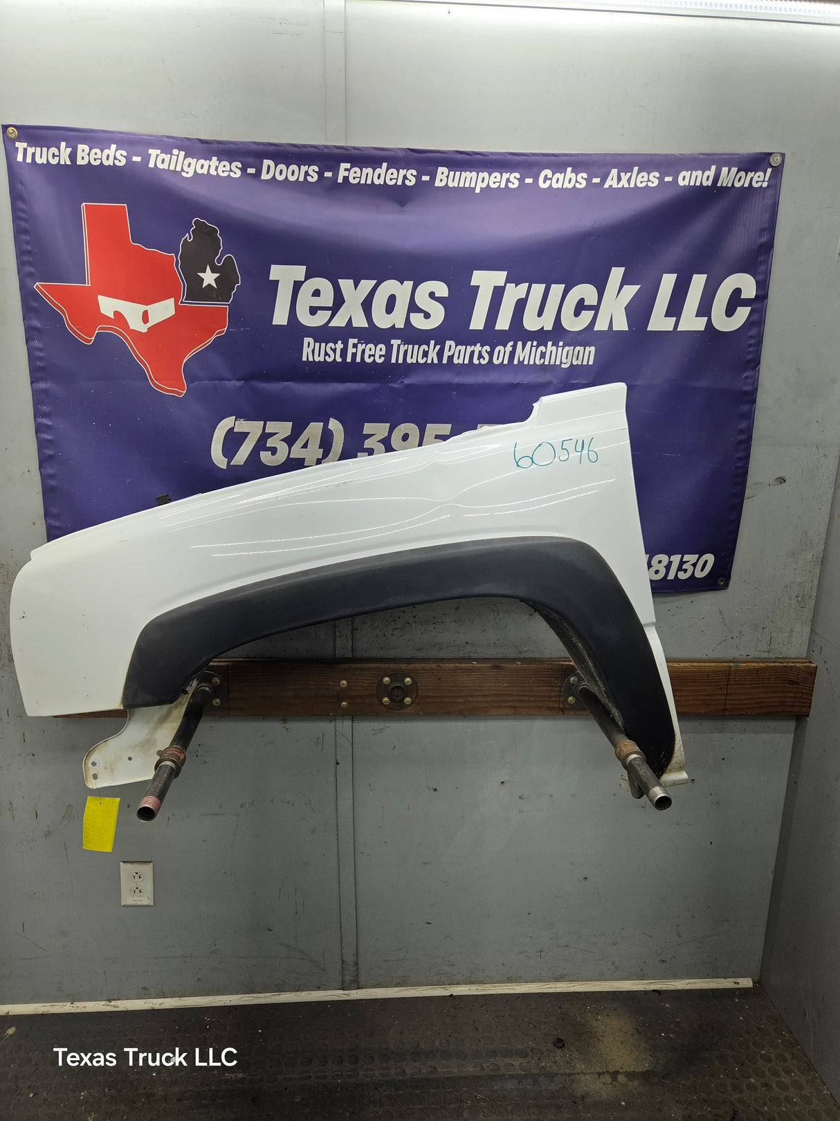2003-2007 Chevrolet Silverado / Tahoe / Suburban 1500 2500 3500 HD LH Driver Side "Cateye" Front Fender - Summit White