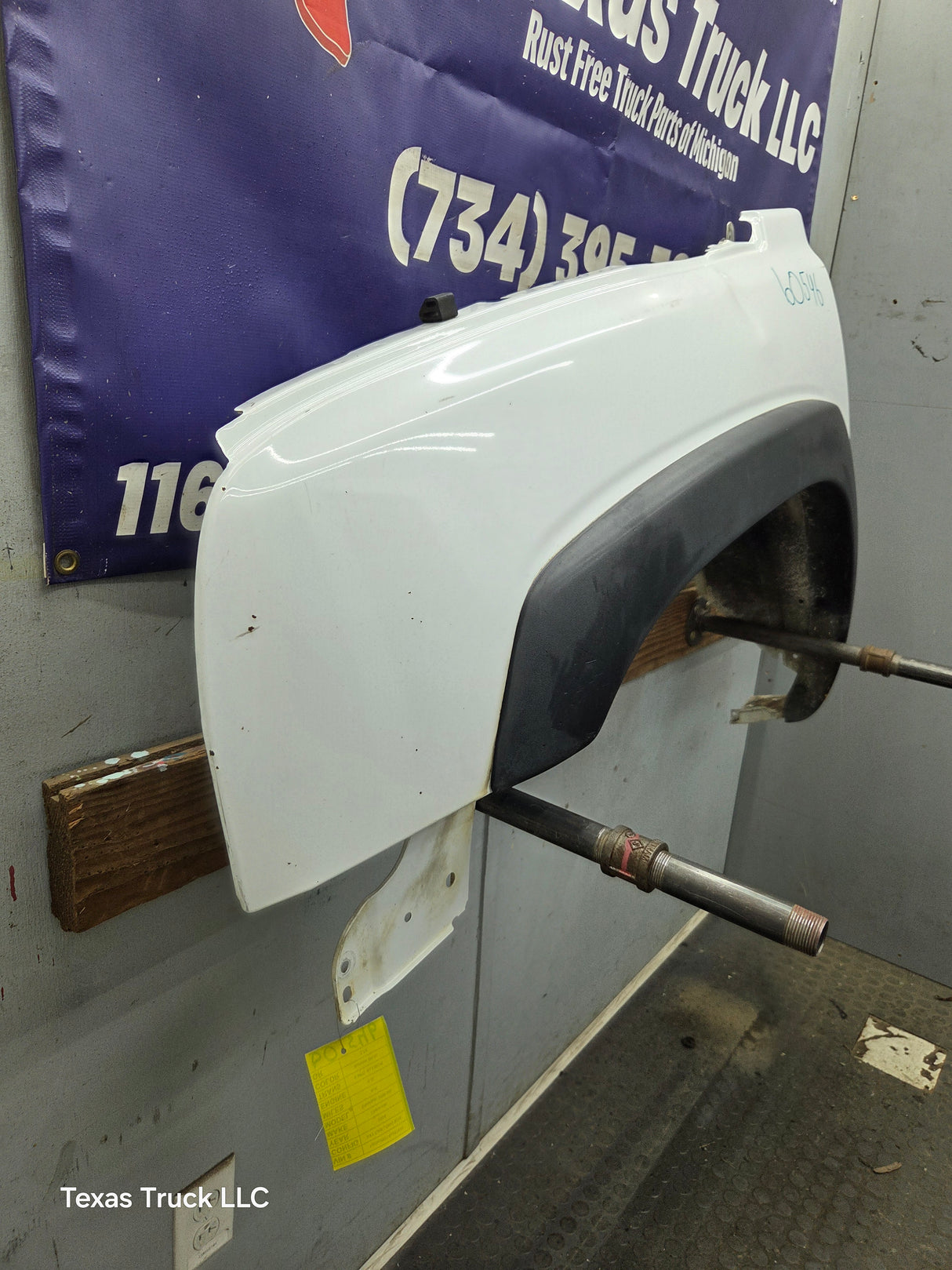 2003-2007 Chevrolet Silverado / Tahoe / Suburban 1500 2500 3500 HD LH Driver Side "Cateye" Front Fender - Summit White