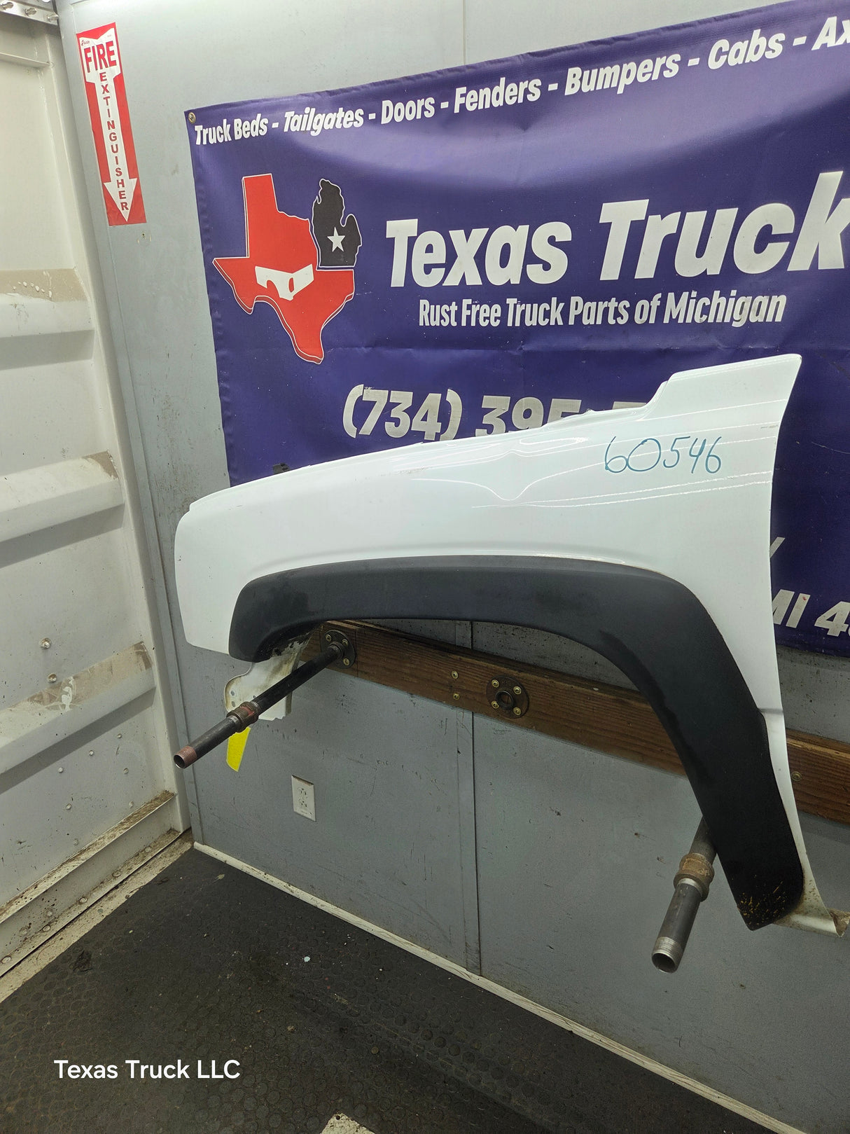 2003-2007 Chevrolet Silverado / Tahoe / Suburban 1500 2500 3500 HD LH Driver Side "Cateye" Front Fender - Summit White