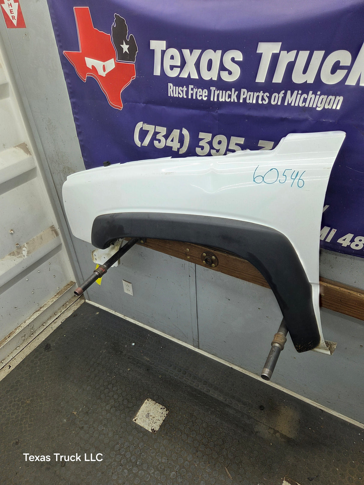 2003-2007 Chevrolet Silverado / Tahoe / Suburban 1500 2500 3500 HD LH Driver Side "Cateye" Front Fender - Summit White