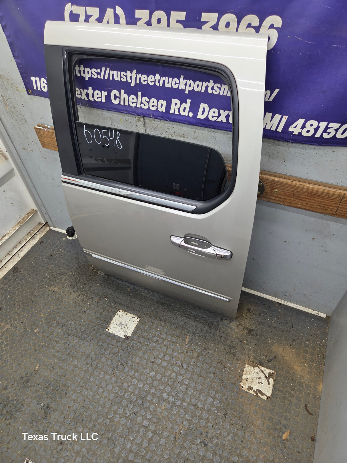 2007-2013 Chevrolet Silverado / GMC Sierra 1500 2500 3500 HD Crew Cab LH Driver Side Rear Door