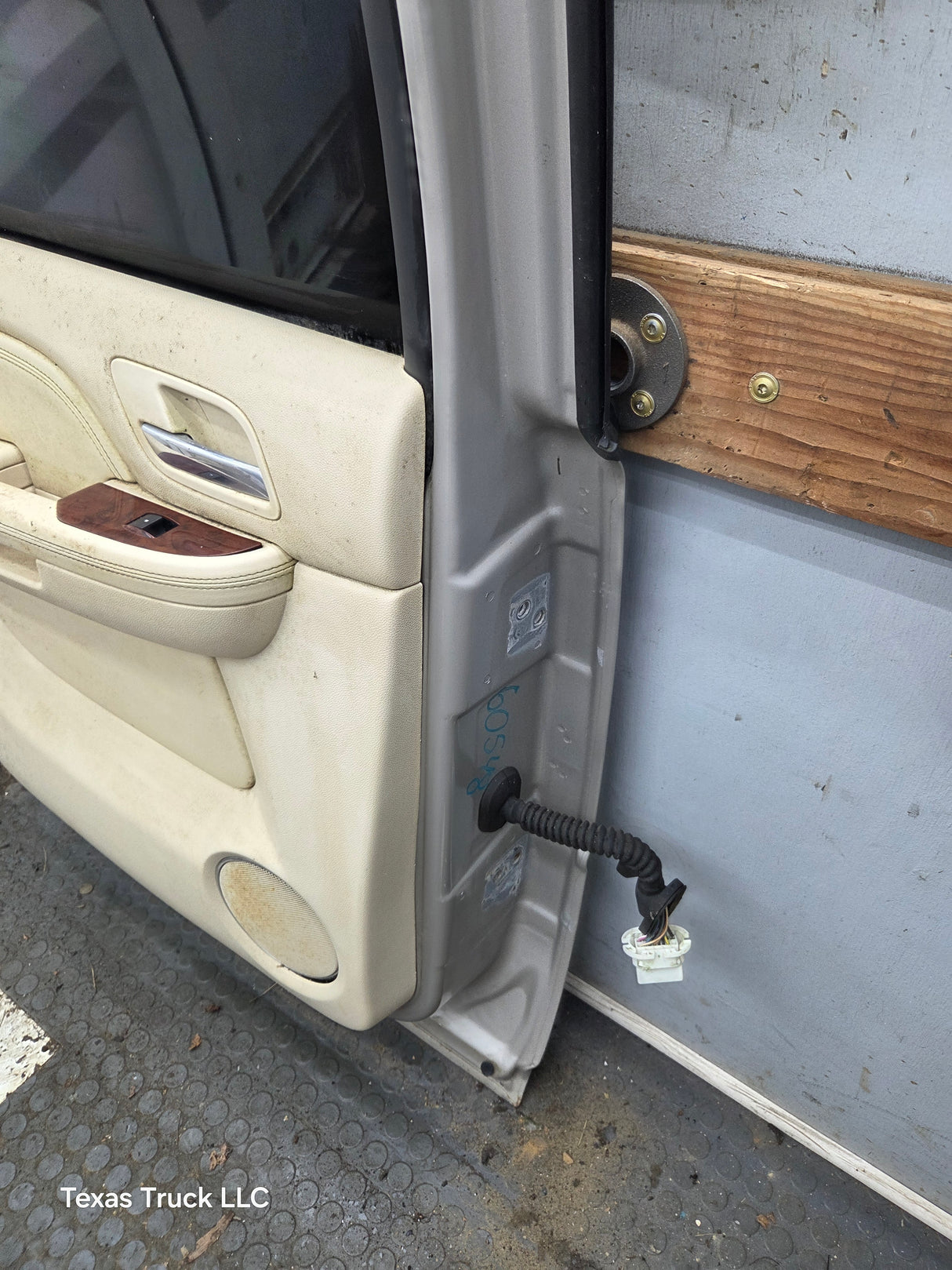 2007-2013 Chevrolet Silverado / GMC Sierra 1500 2500 3500 HD Crew Cab LH Driver Side Rear Door