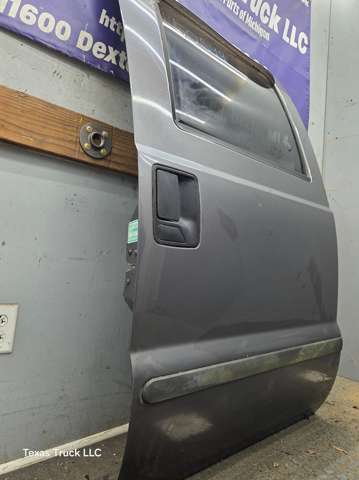 1999-2011 Ford Super Duty F250 F350 F450 F550 RH Crew Cab Passenger Side Rear Door