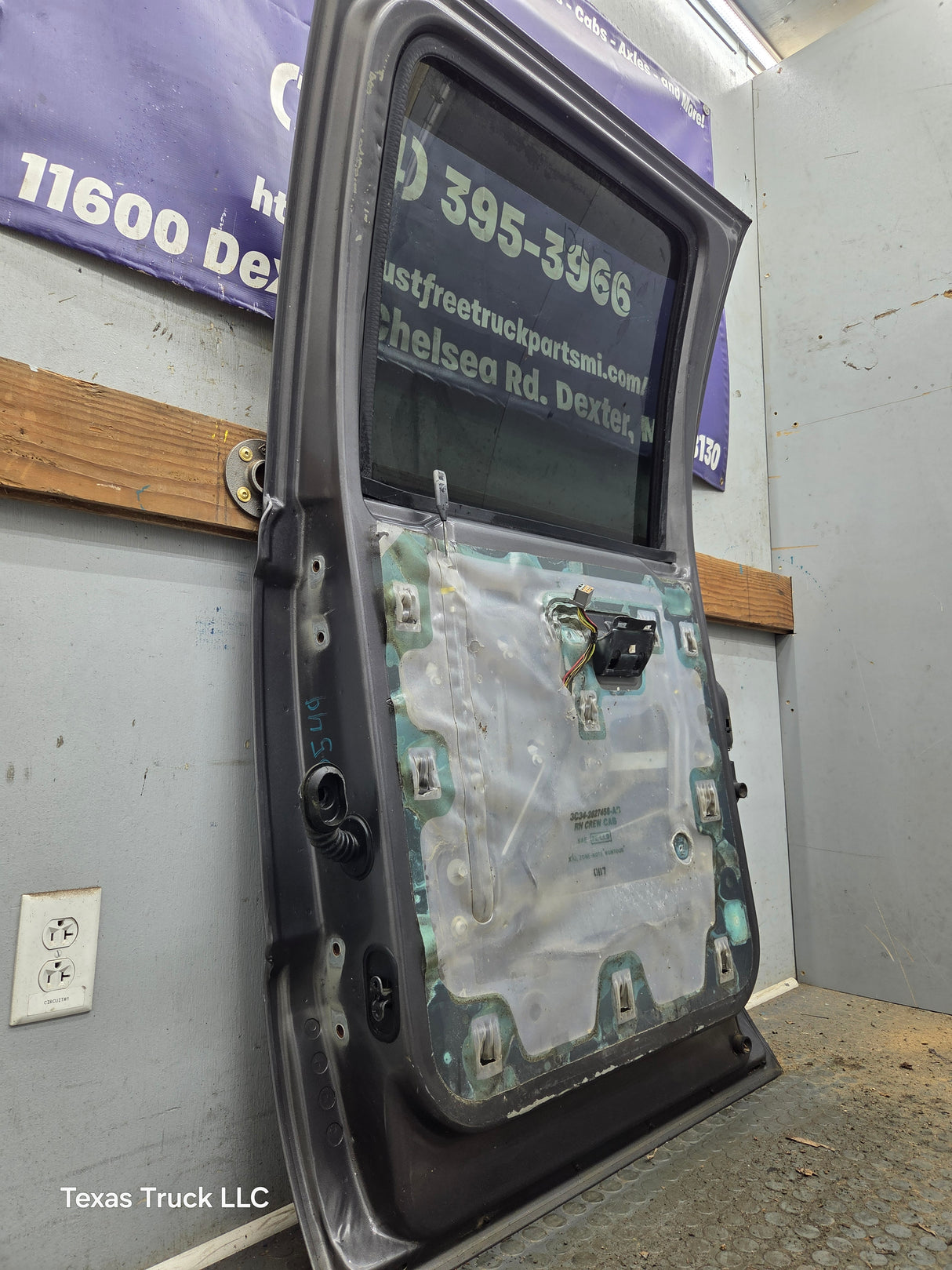 1999-2011 Ford Super Duty F250 F350 F450 F550 RH Crew Cab Passenger Side Rear Door