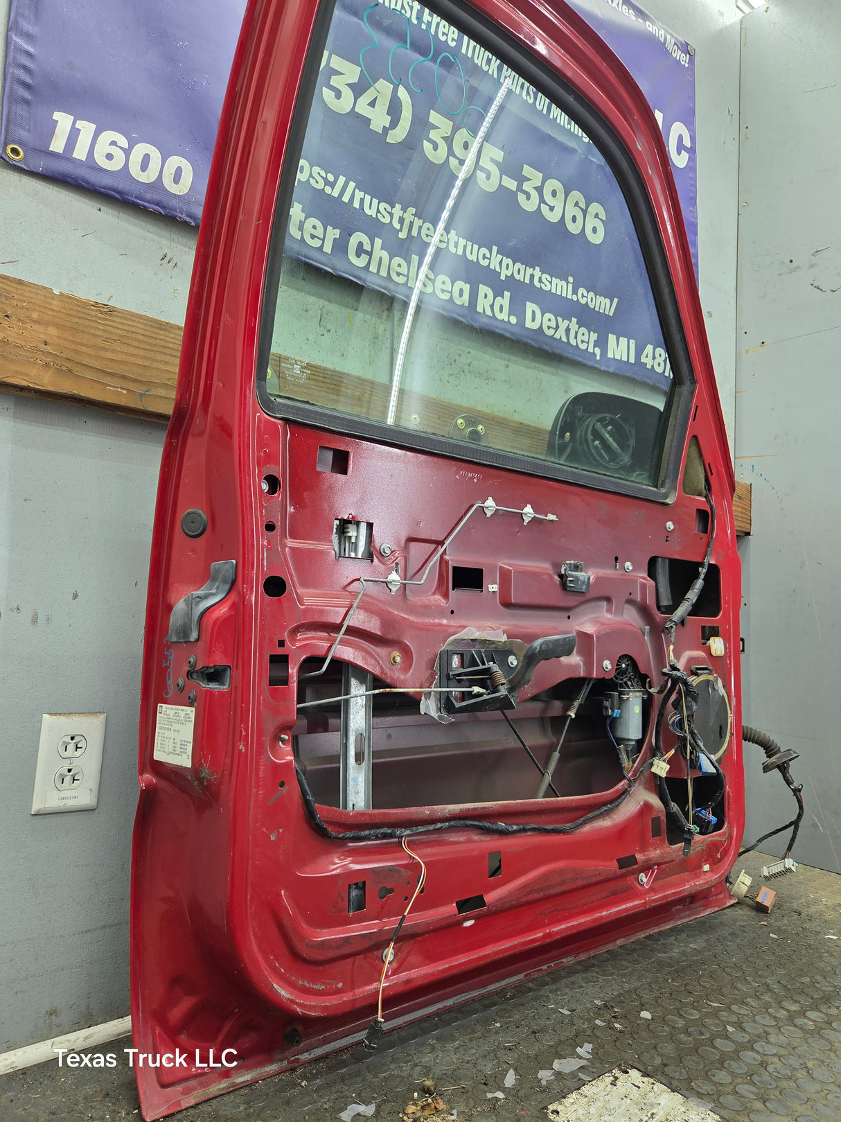 1999-2006 Chevrolet Silverado / GMC Sierra 1500 2500 3500 HD Front Driver Side Door LH