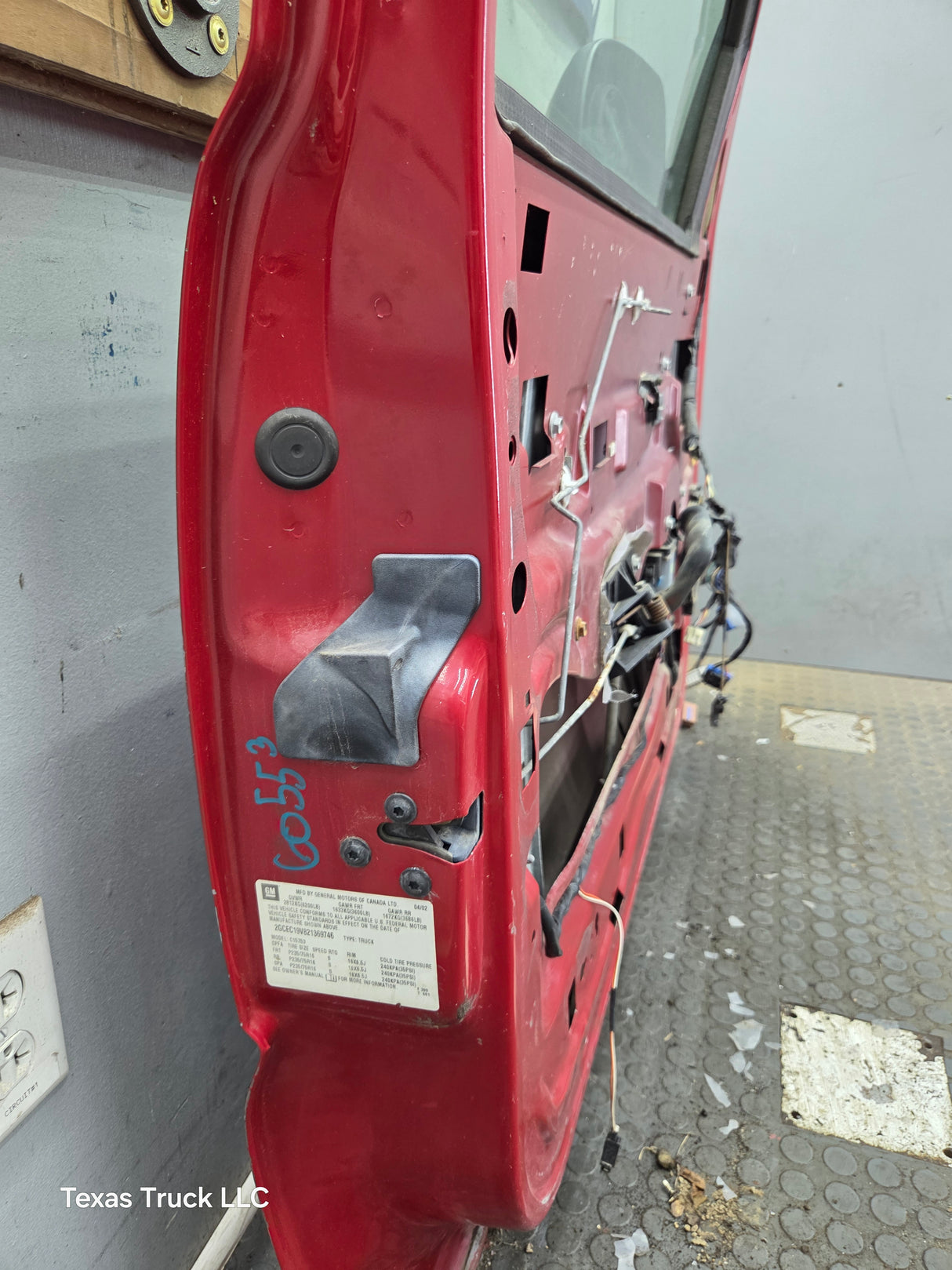 1999-2006 Chevrolet Silverado / GMC Sierra 1500 2500 3500 HD Front Driver Side Door LH