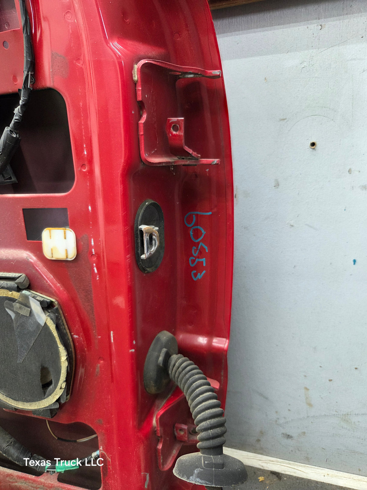 1999-2006 Chevrolet Silverado / GMC Sierra 1500 2500 3500 HD Front Driver Side Door LH