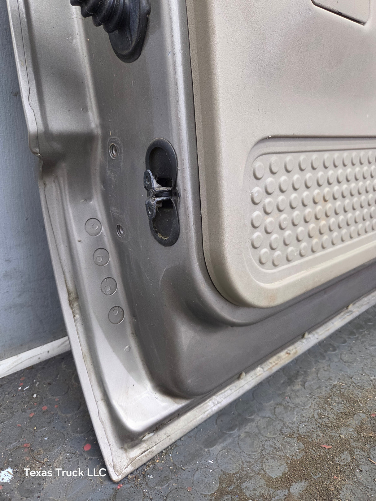1999-2011 Ford Super Duty F250 F350 F450 F550 RH Crew Cab Passenger Side Rear Door