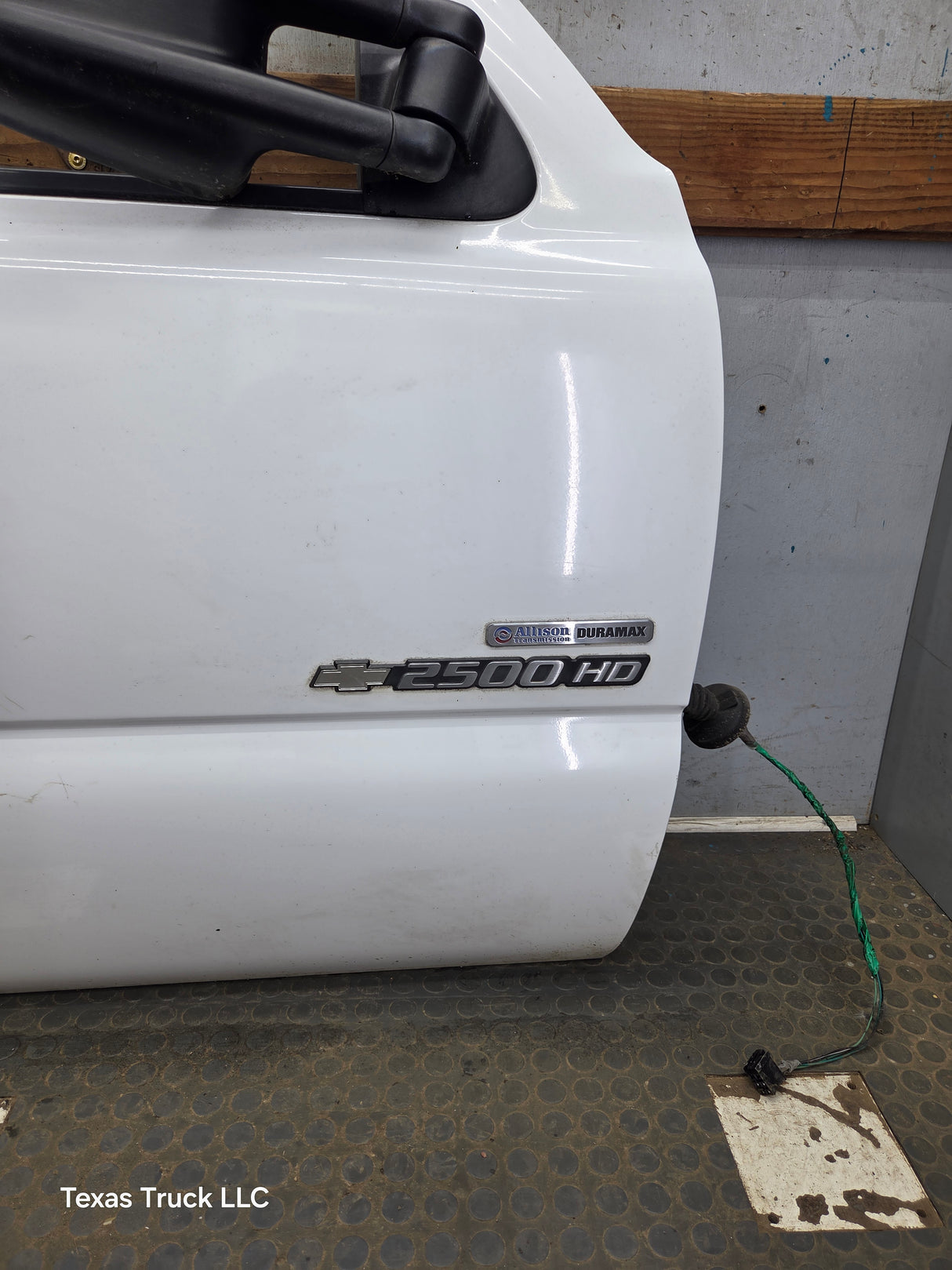 1999-2006 Chevrolet Silverado / GMC Sierra 1500 2500 3500 HD Front Passenger side Door RH