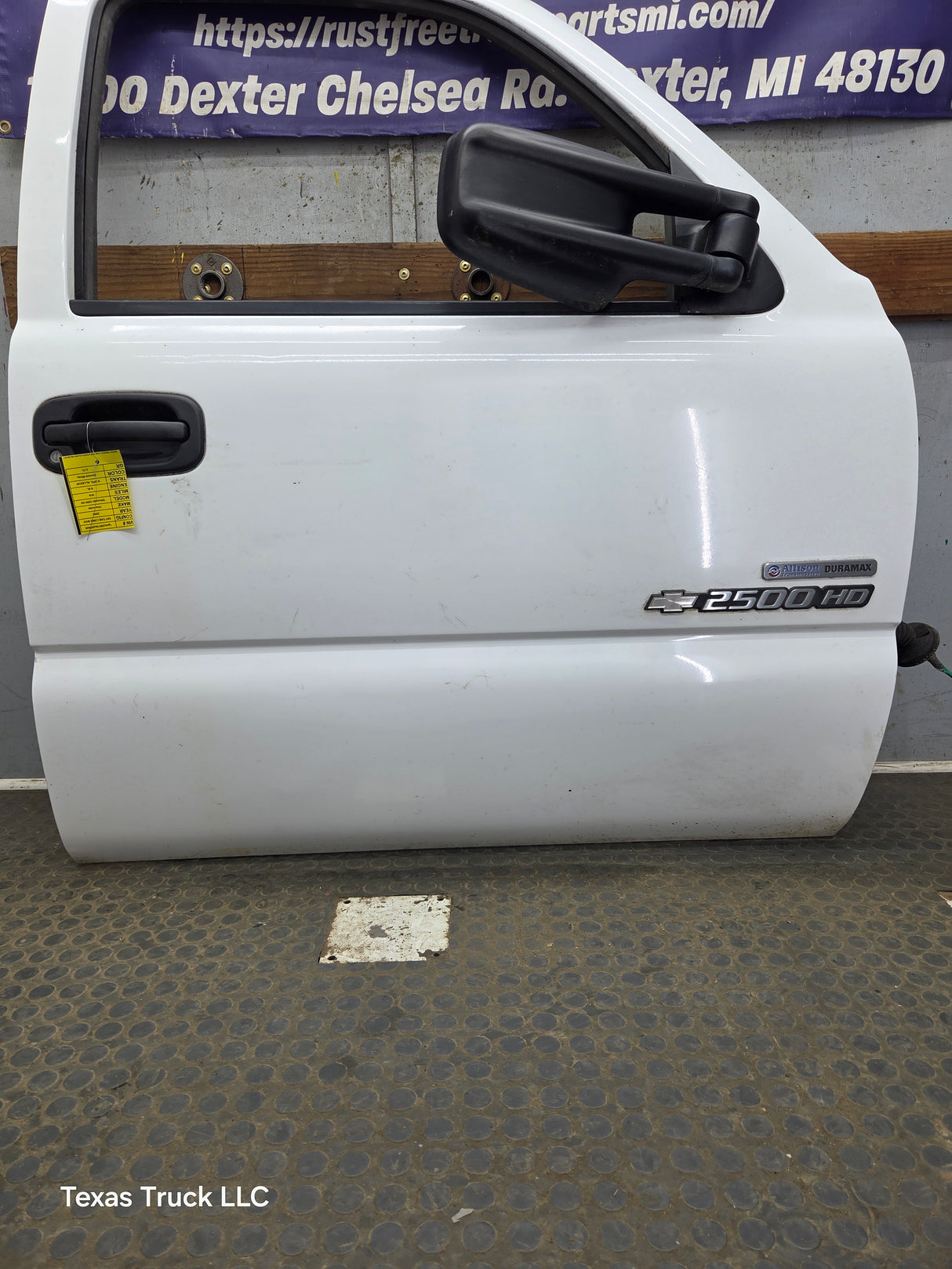 1999-2006 Chevrolet Silverado / GMC Sierra 1500 2500 3500 HD Front Passenger side Door RH