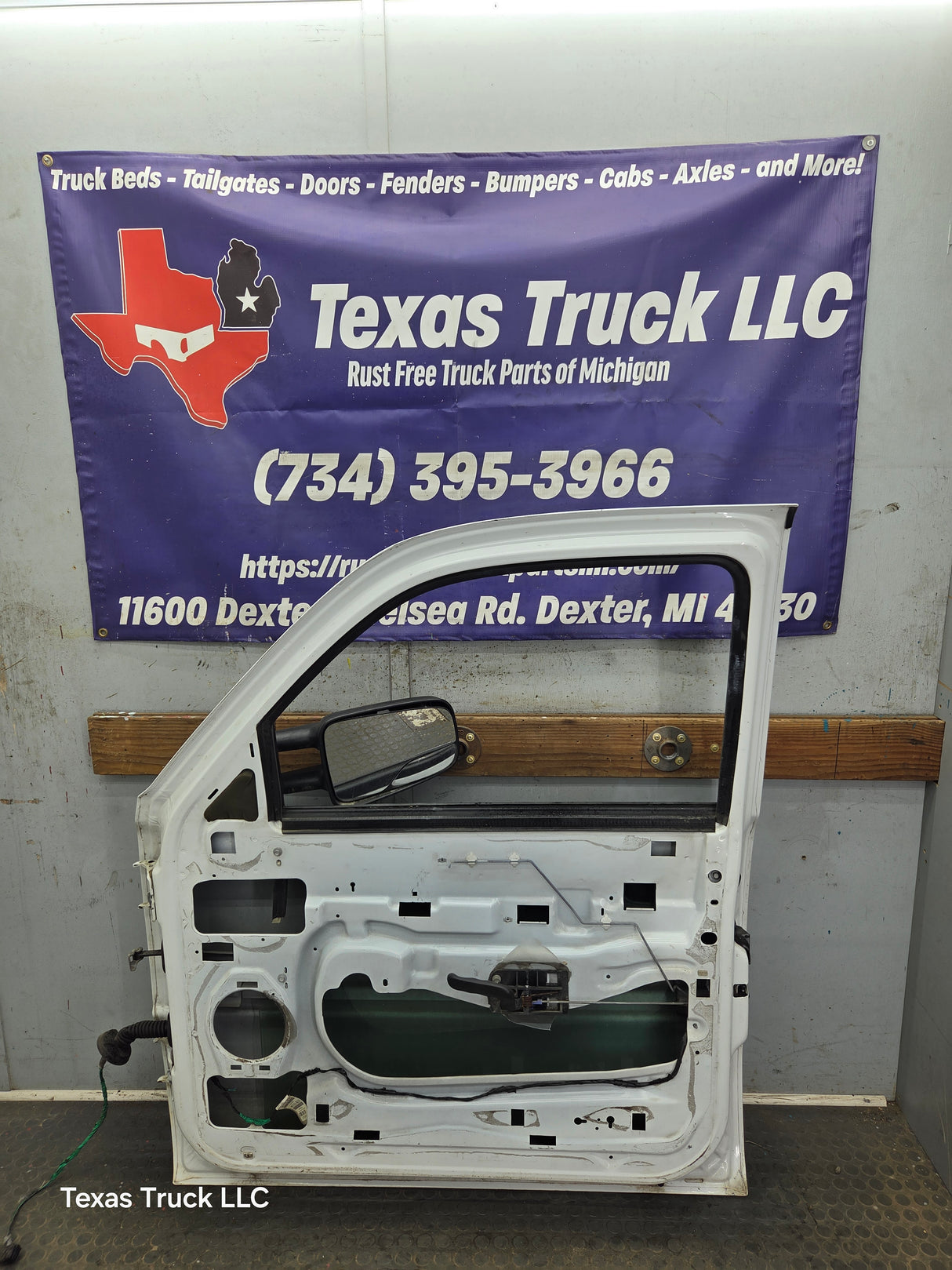 1999-2006 Chevrolet Silverado / GMC Sierra 1500 2500 3500 HD Front Passenger side Door RH