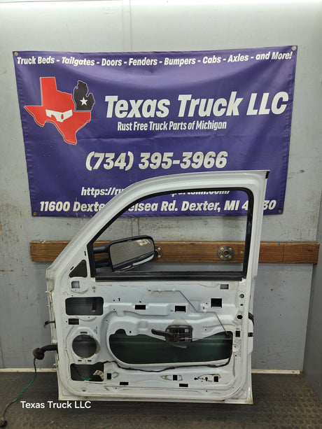 1999-2006 Chevrolet Silverado / GMC Sierra 1500 2500 3500 HD Front Passenger side Door RH