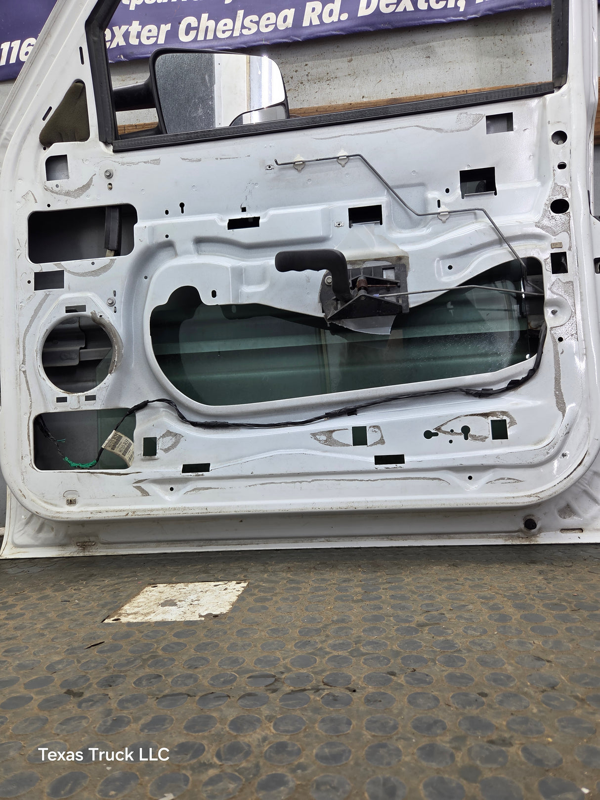 1999-2006 Chevrolet Silverado / GMC Sierra 1500 2500 3500 HD Front Passenger side Door RH