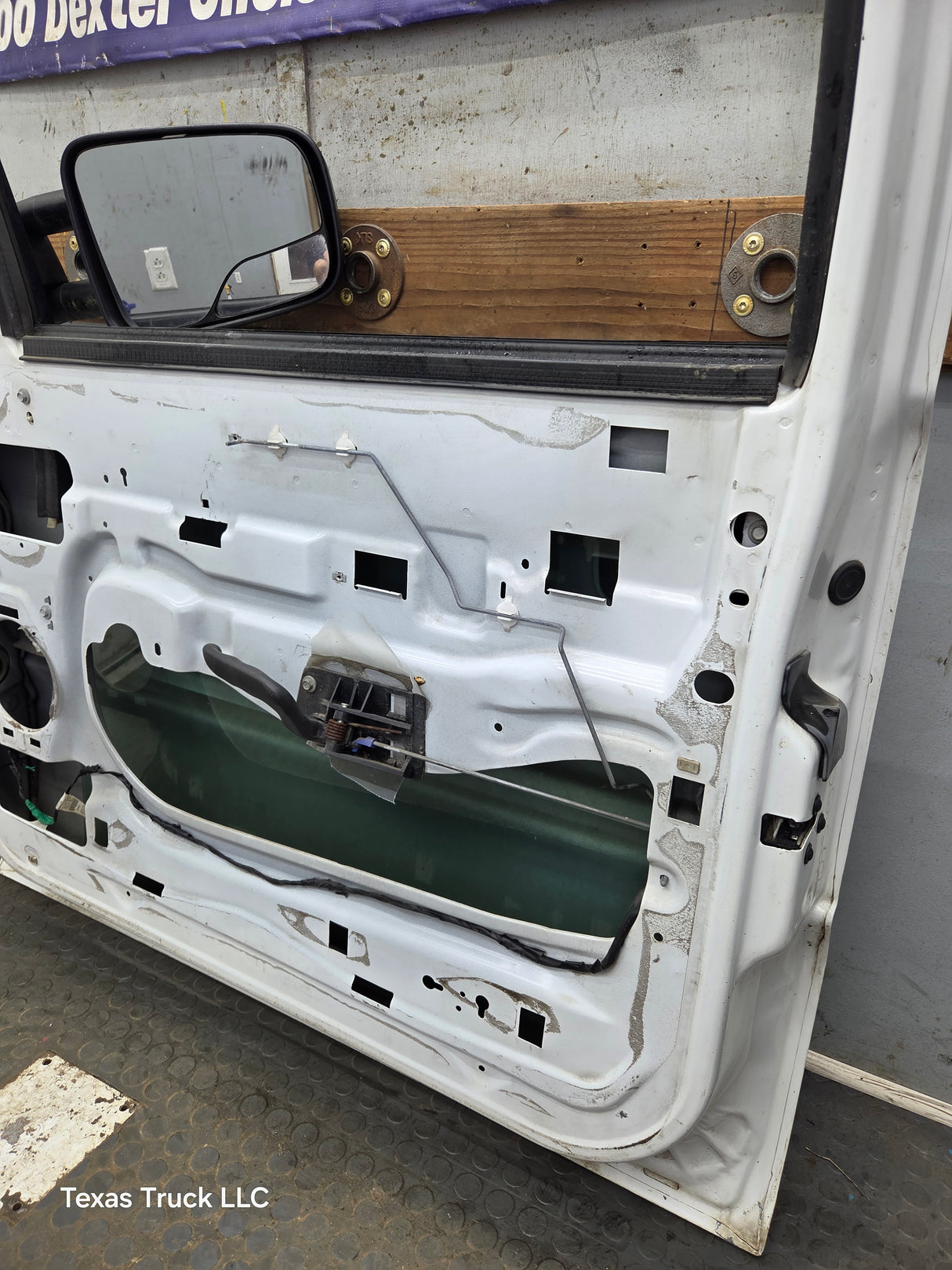1999-2006 Chevrolet Silverado / GMC Sierra 1500 2500 3500 HD Front Passenger side Door RH