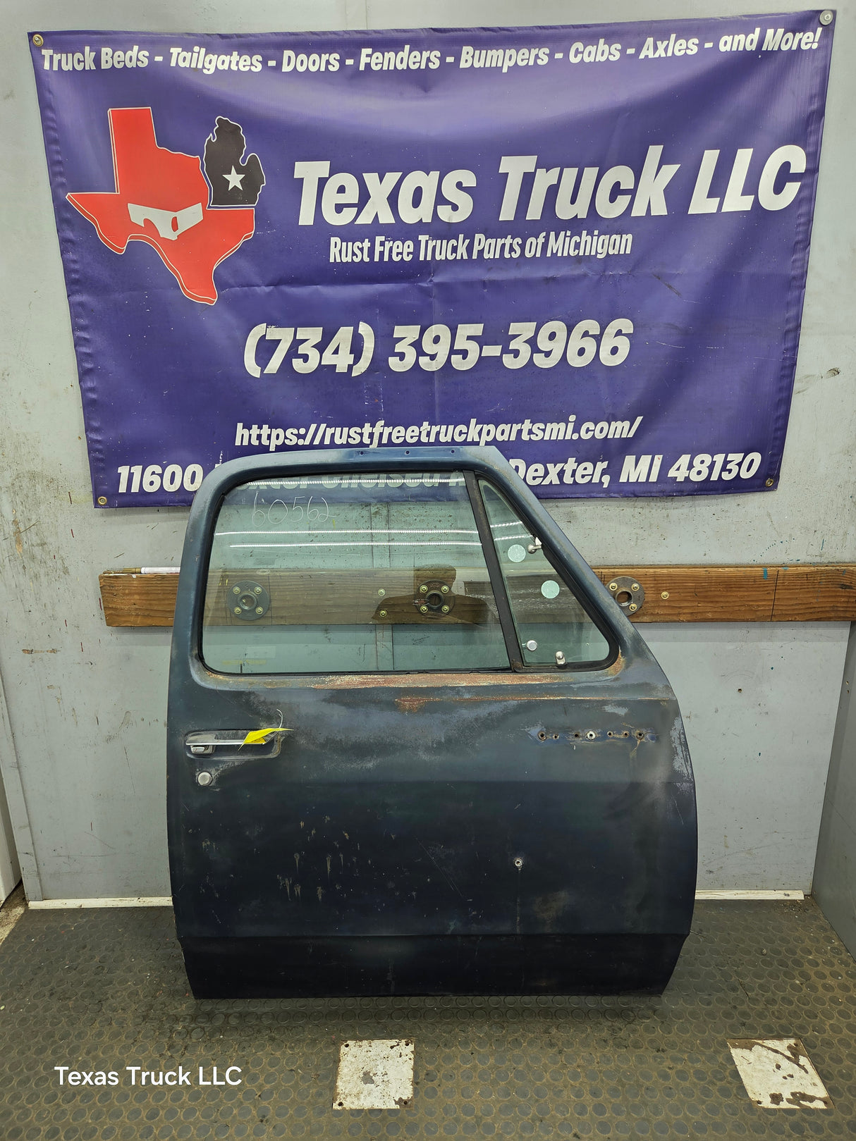 1981-1993 Dodge Ram 1st Gen RH Passenger Side Front Door W150 W250 W350 D150 D250 D350 Ram Charger