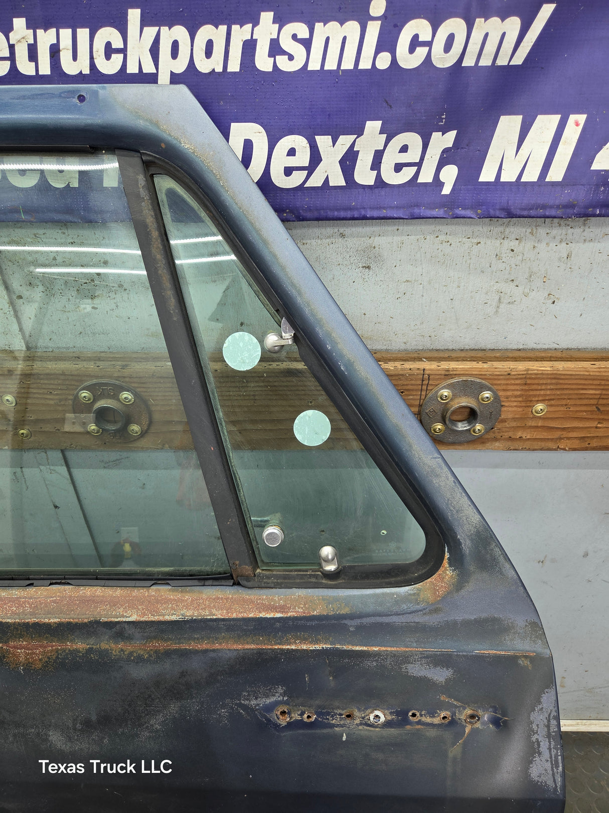 1981-1993 Dodge Ram 1st Gen RH Passenger Side Front Door W150 W250 W350 D150 D250 D350 Ram Charger