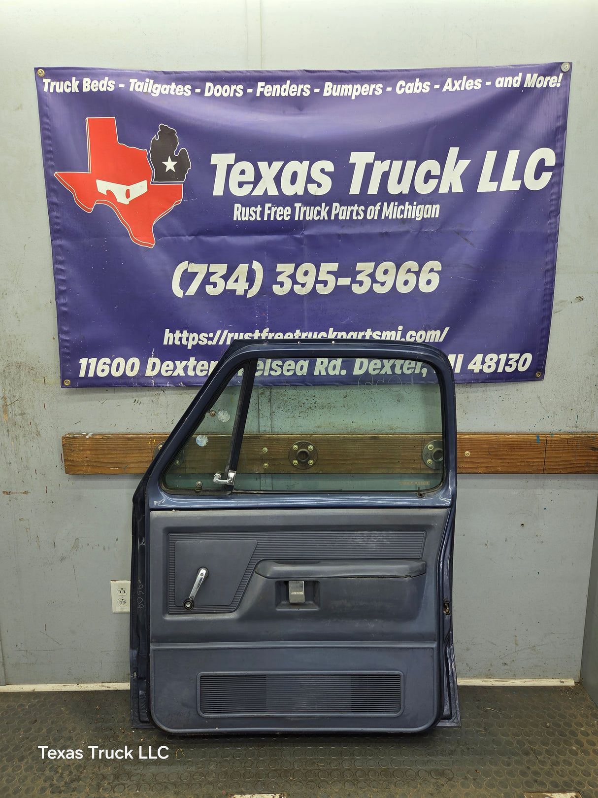 1981-1993 Dodge Ram 1st Gen RH Passenger Side Front Door W150 W250 W350 D150 D250 D350 Ram Charger