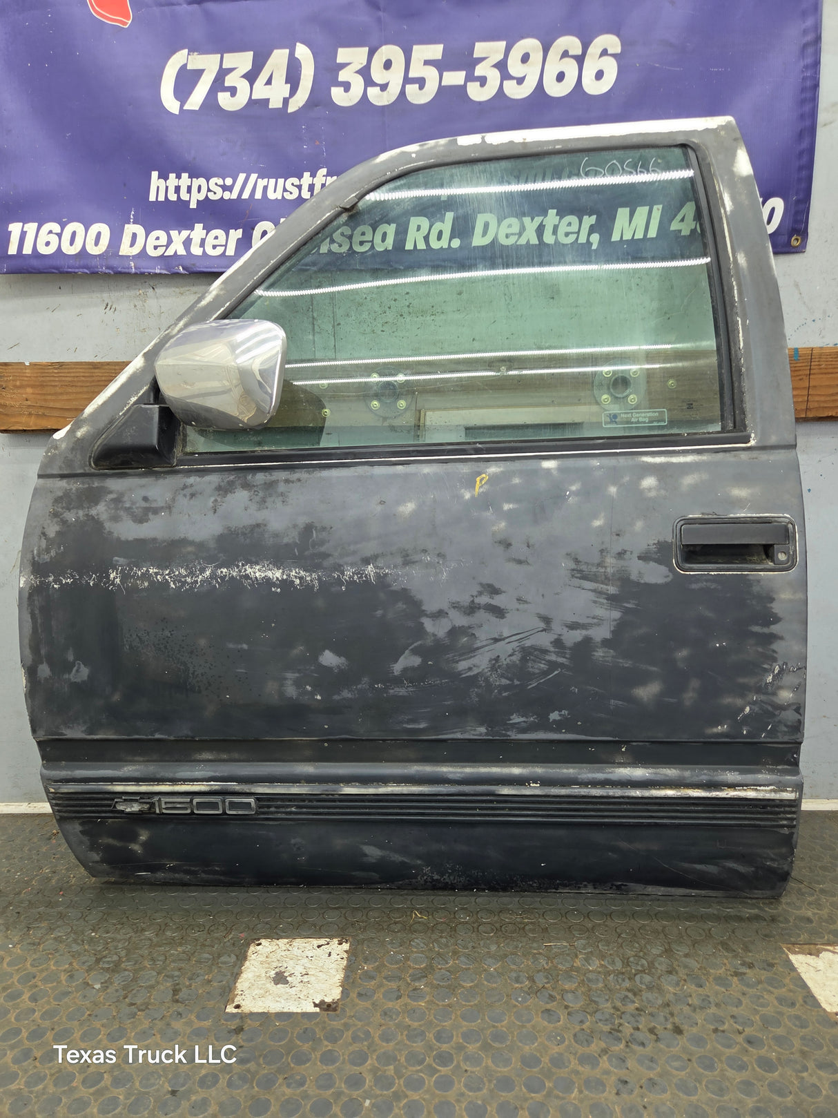 1988-2000 Chevrolet Silverado Suburban GMC Sierra LH Front Driver Side Door