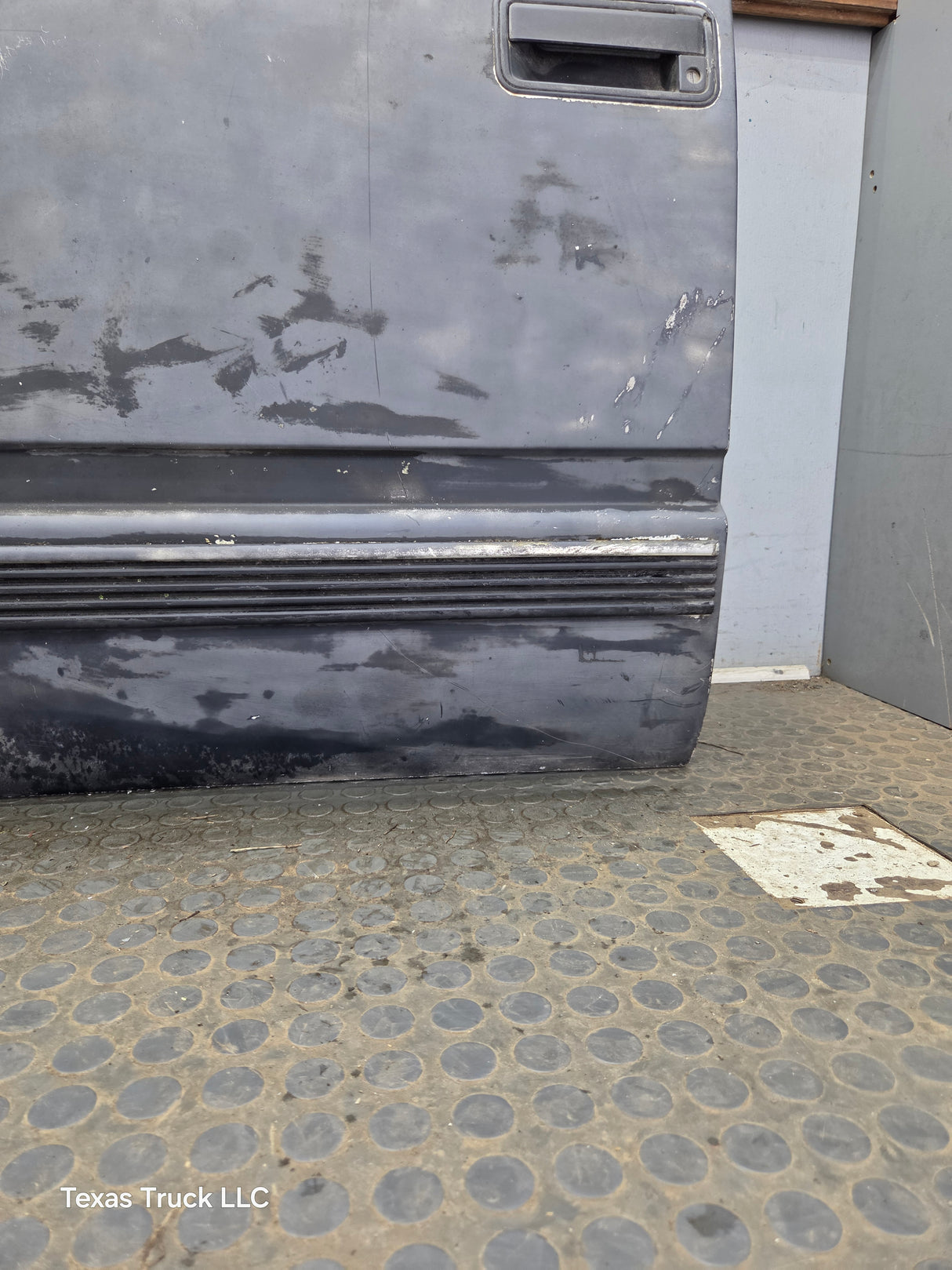 1988-2000 Chevrolet Silverado Suburban GMC Sierra LH Front Driver Side Door