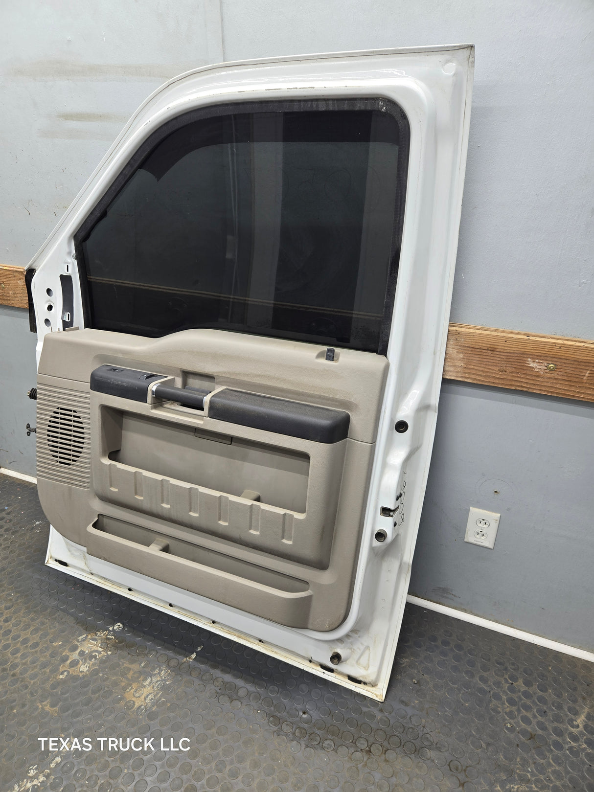 1999-2011 Ford Super Duty / Excursion Front Passenger RH Door F250 F350 F450 F550