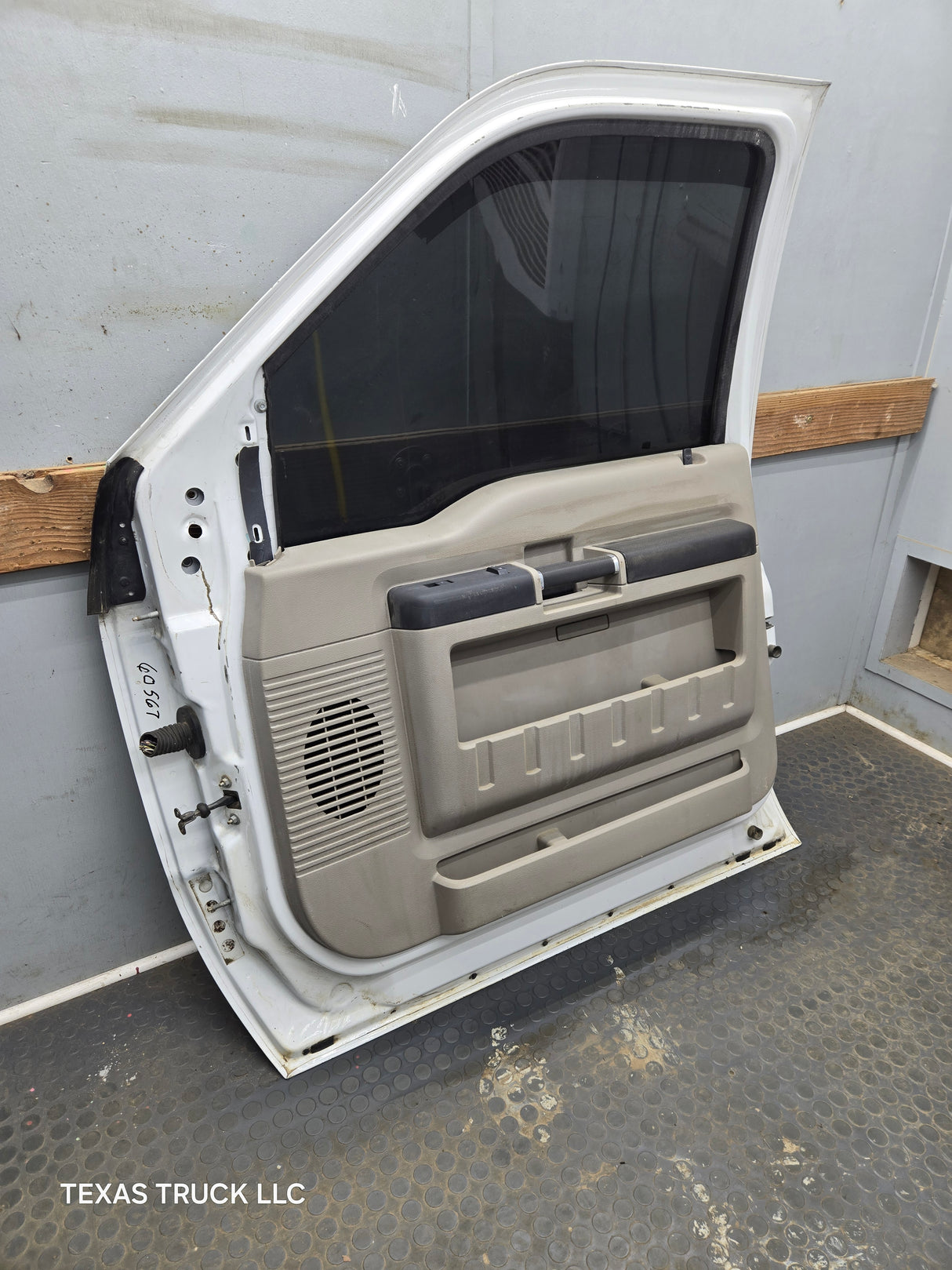1999-2011 Ford Super Duty / Excursion Front Passenger RH Door F250 F350 F450 F550