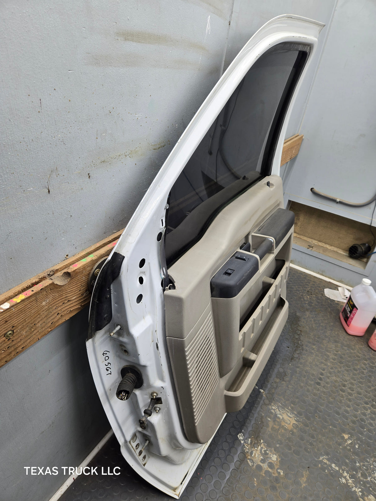 1999-2011 Ford Super Duty / Excursion Front Passenger RH Door F250 F350 F450 F550
